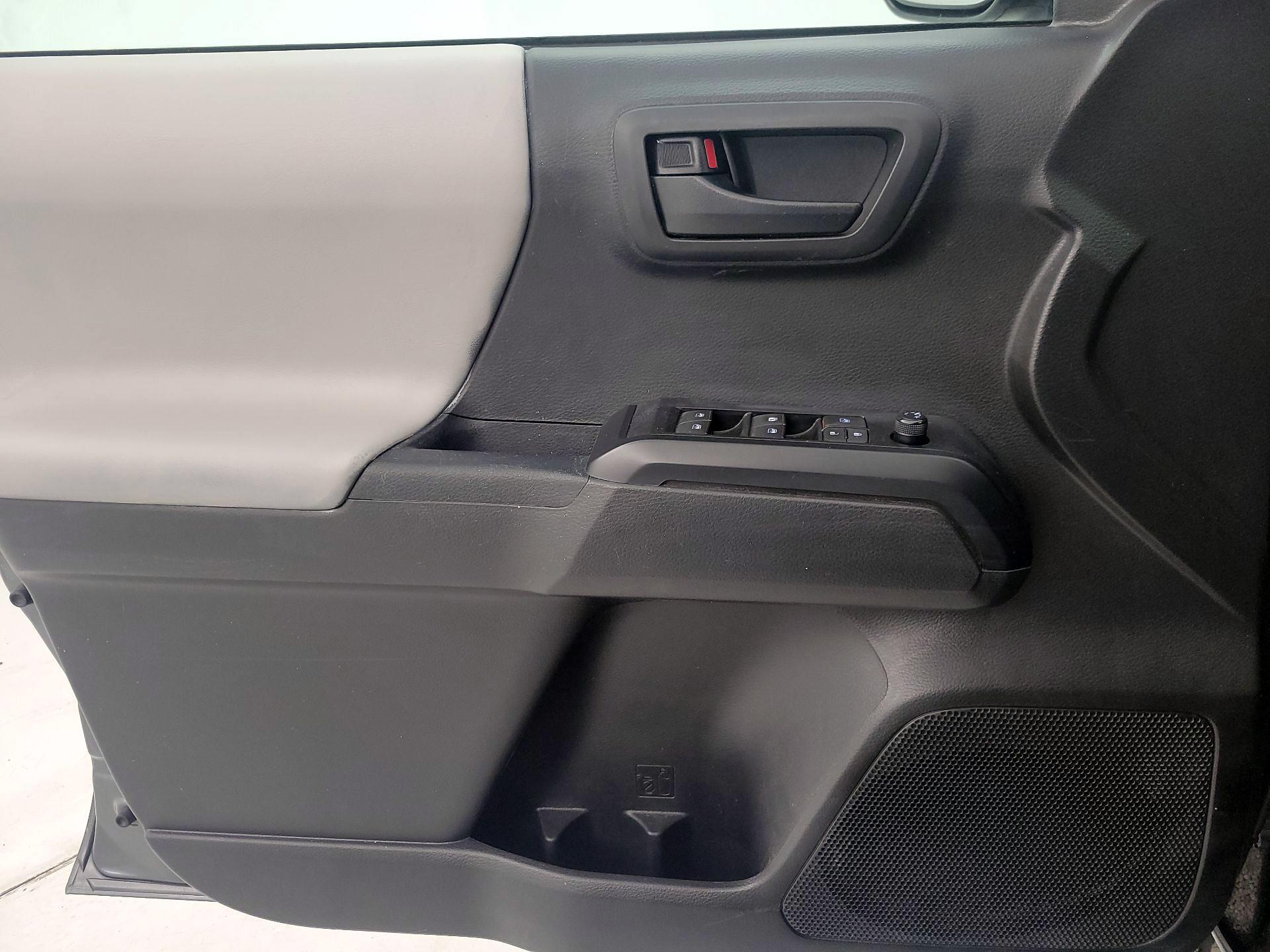 Thumbnail: 2022 Toyota Tacoma - 12