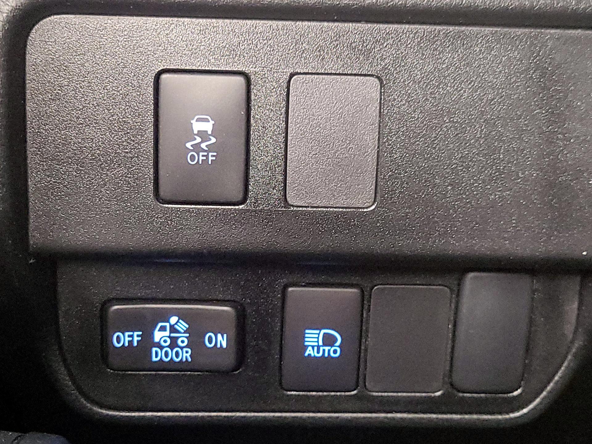 Thumbnail: 2022 Toyota Tacoma - 13