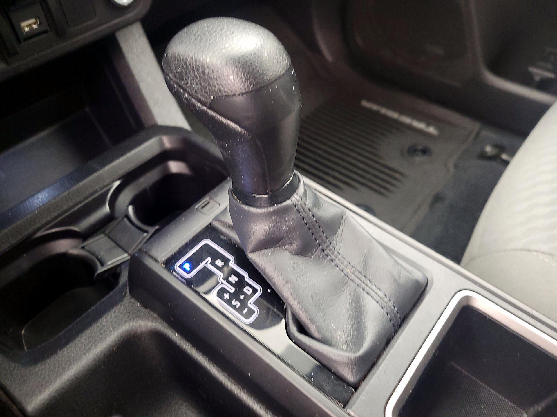 Thumbnail: 2022 Toyota Tacoma - 17