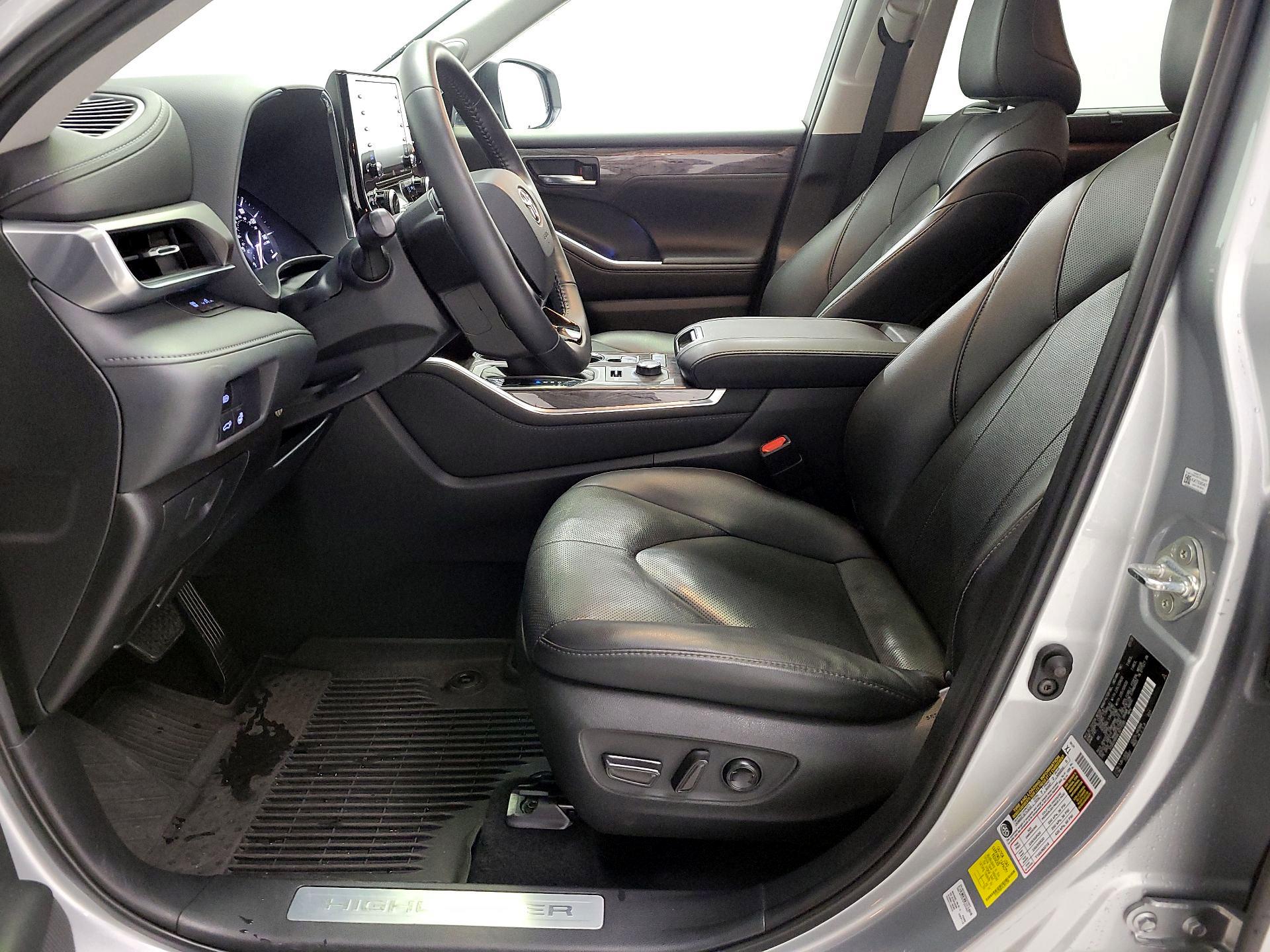 Thumbnail: 2020 Toyota Highlander - 11