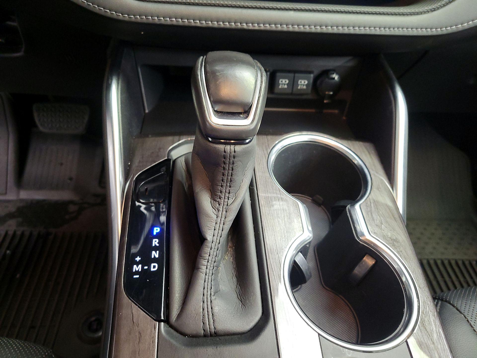 Thumbnail: 2020 Toyota Highlander - 18