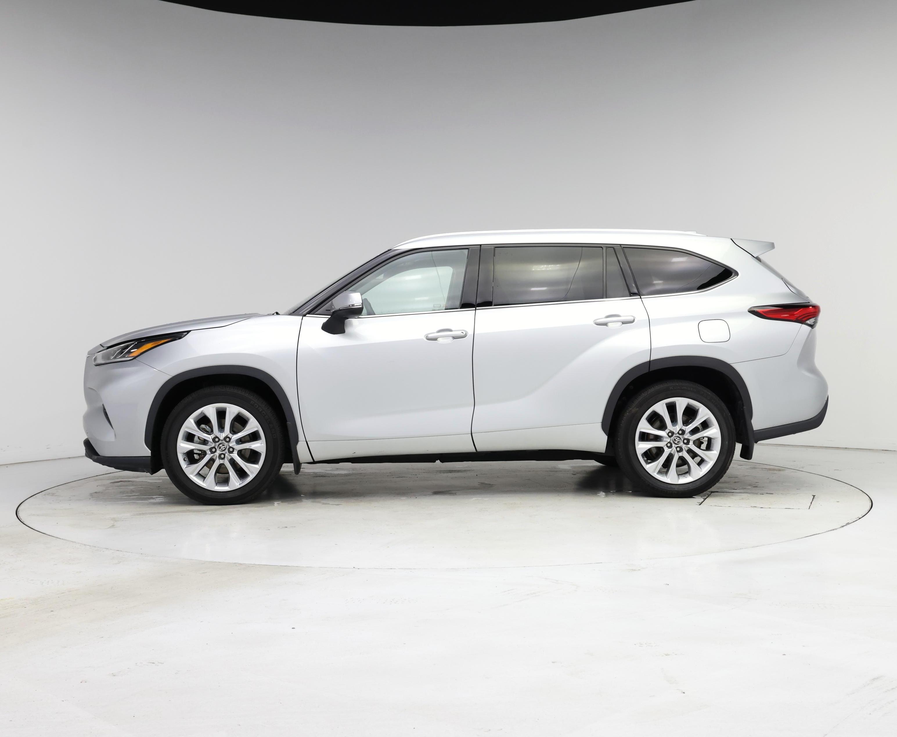 Thumbnail: 2020 Toyota Highlander - 3