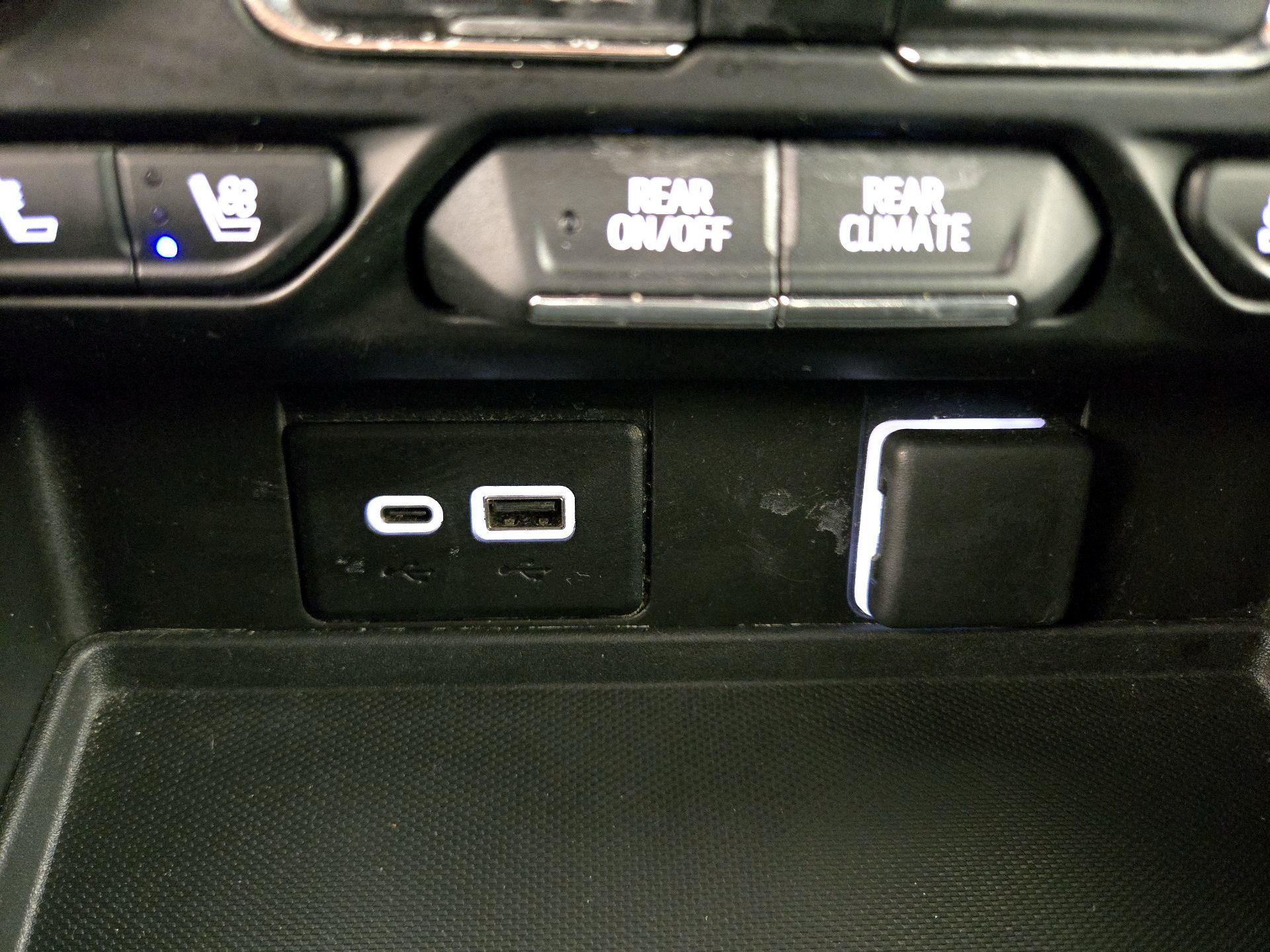 Thumbnail: 2023 Chevrolet Suburban - 18