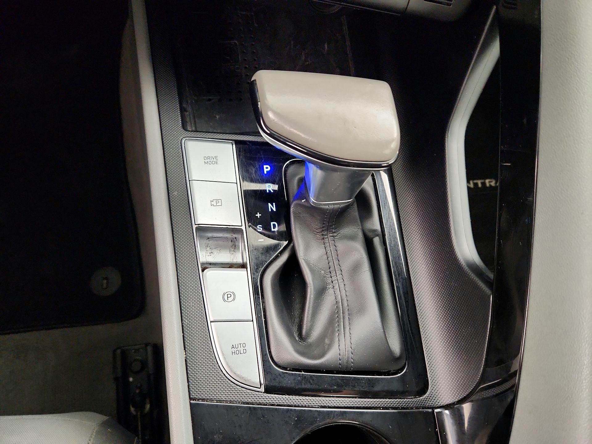 Thumbnail: 2022 Hyundai Elantra - 17