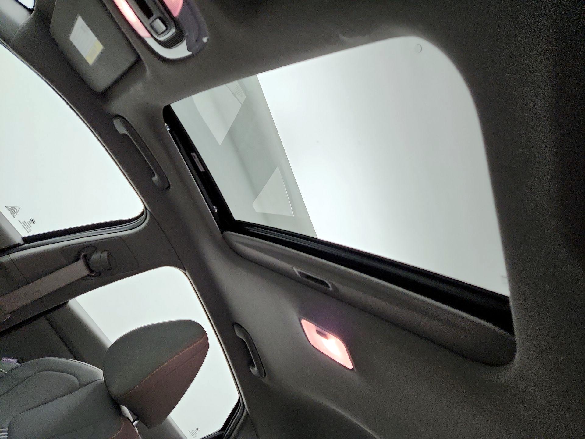 Thumbnail: 2022 Hyundai Elantra - 19