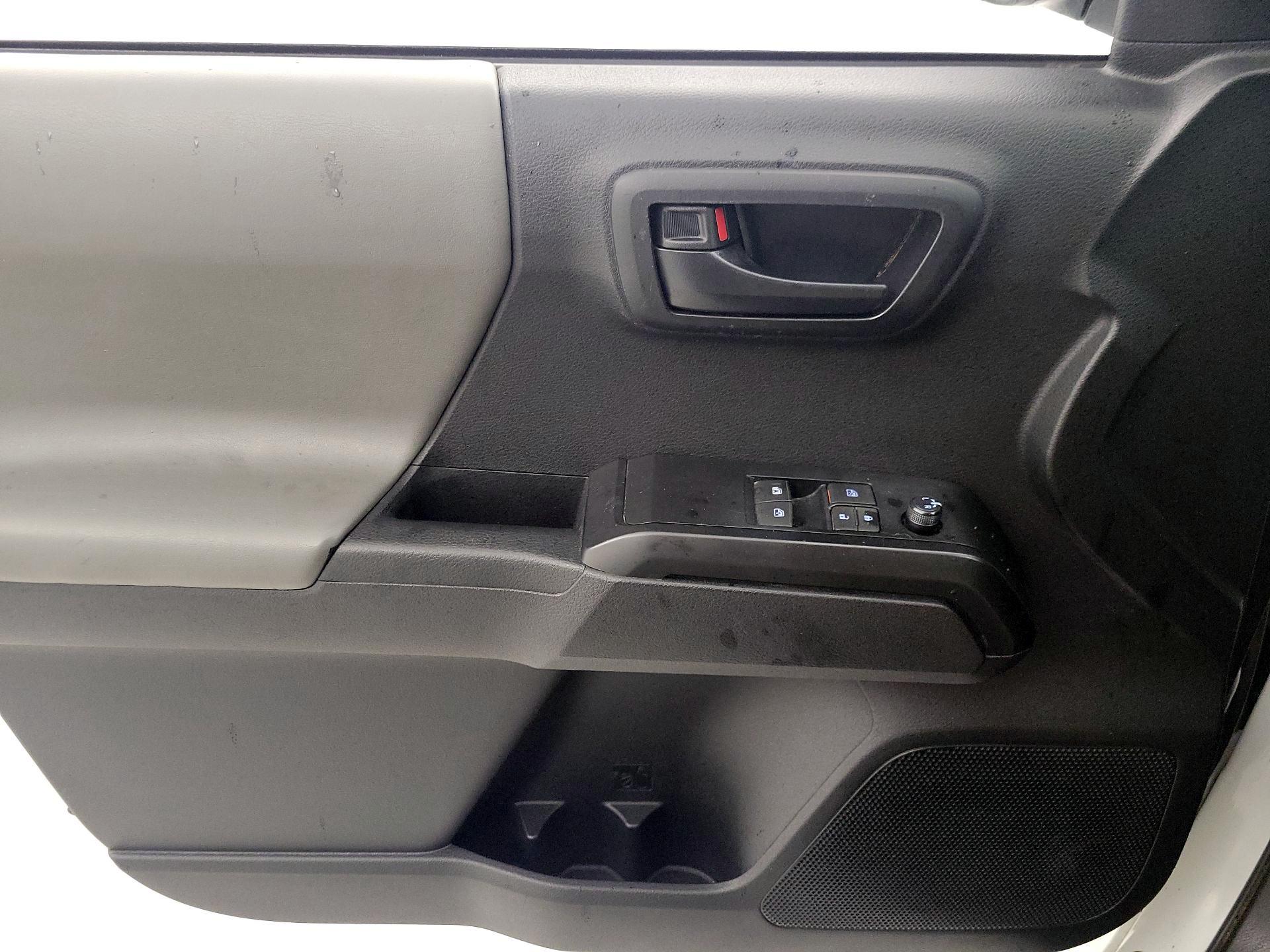 Thumbnail: 2022 Toyota Tacoma - 12