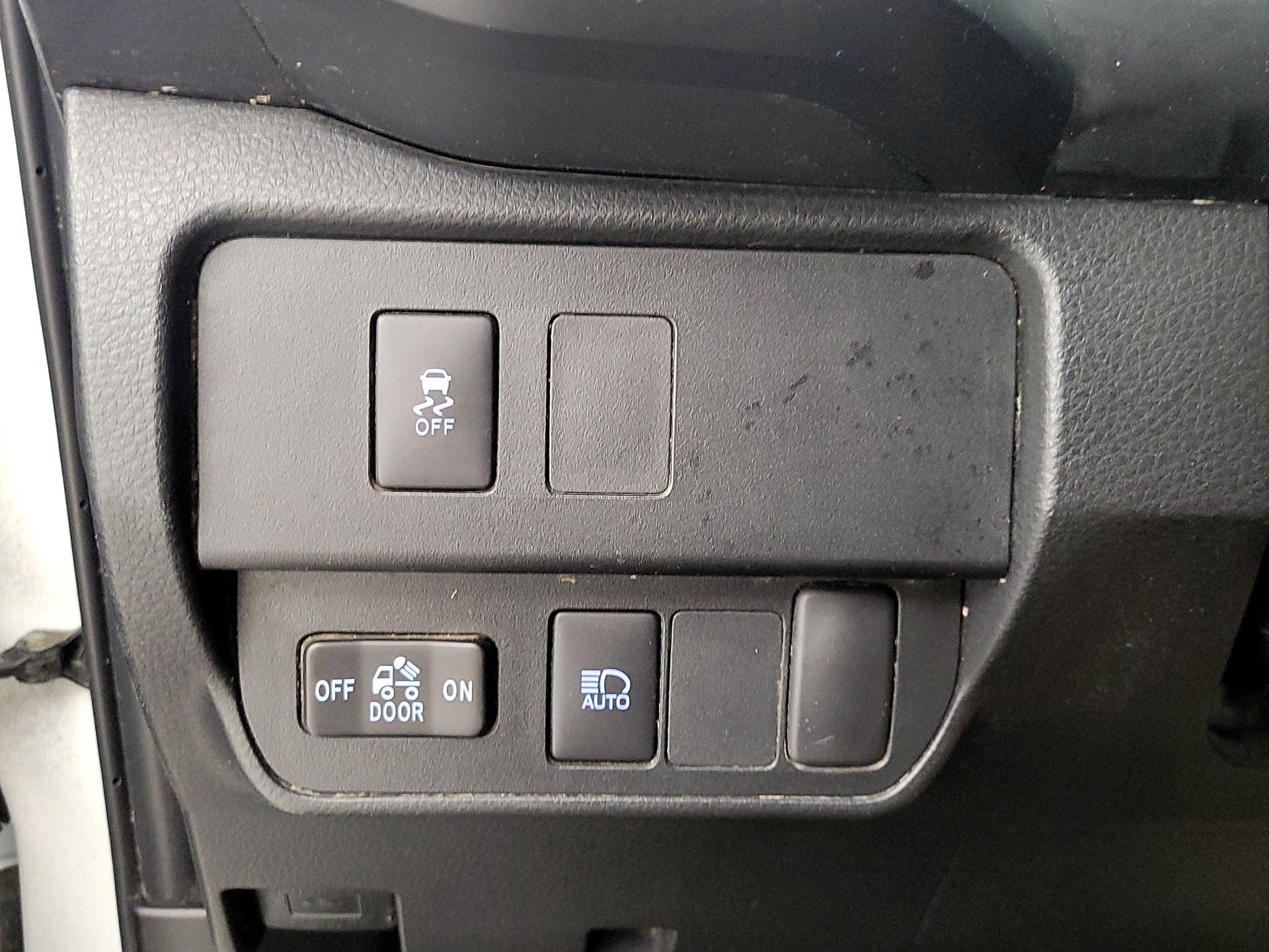 Thumbnail: 2022 Toyota Tacoma - 13