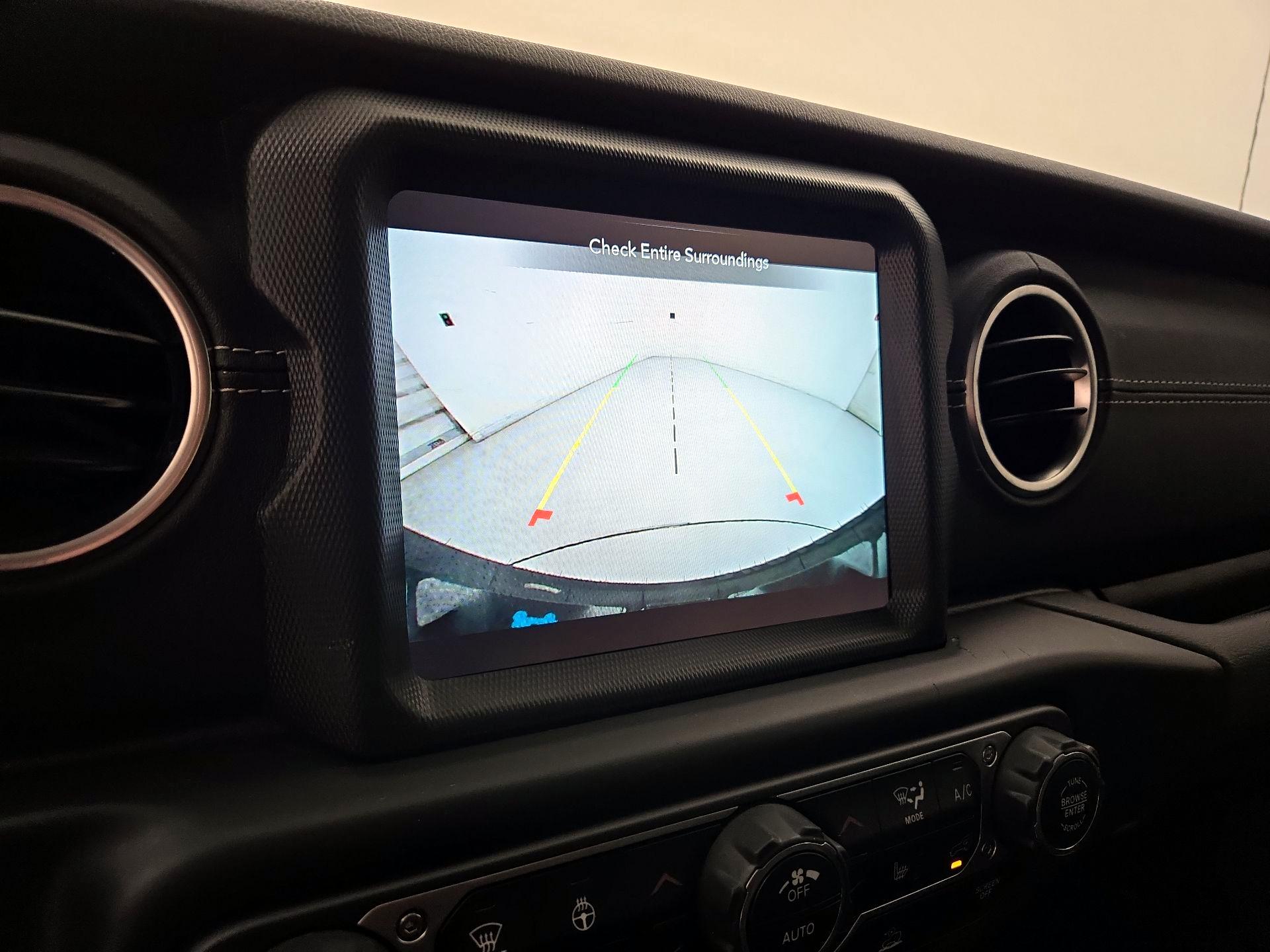 Thumbnail: 2022 Jeep Wrangler - 15