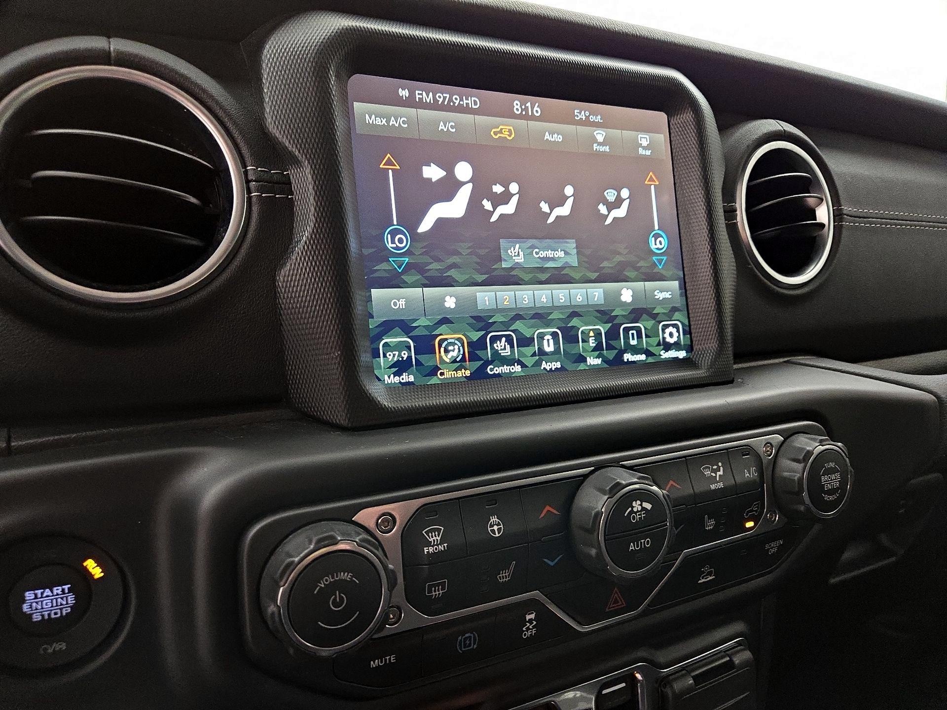 Thumbnail: 2022 Jeep Wrangler - 17