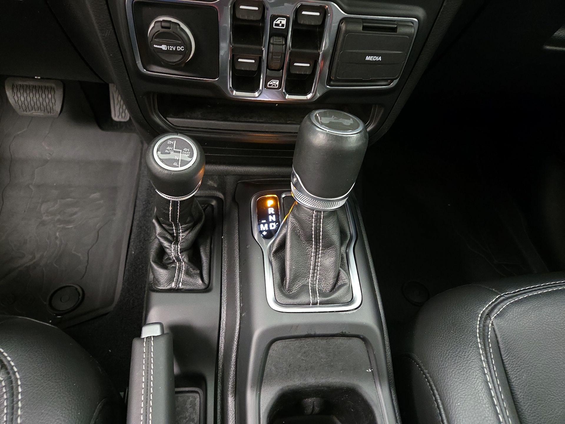 Thumbnail: 2022 Jeep Wrangler - 18