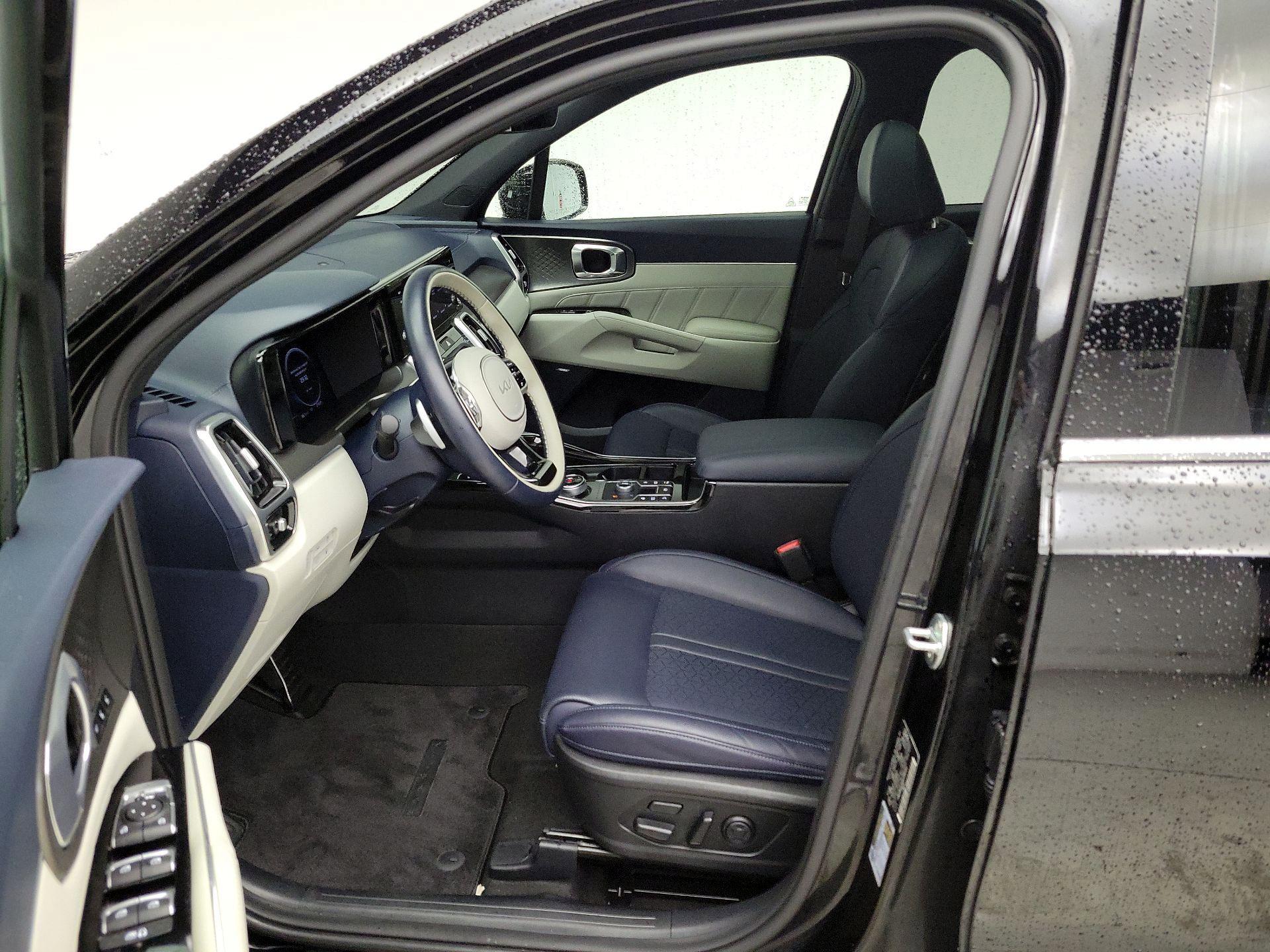 Thumbnail: 2022 Kia Sorento - 11