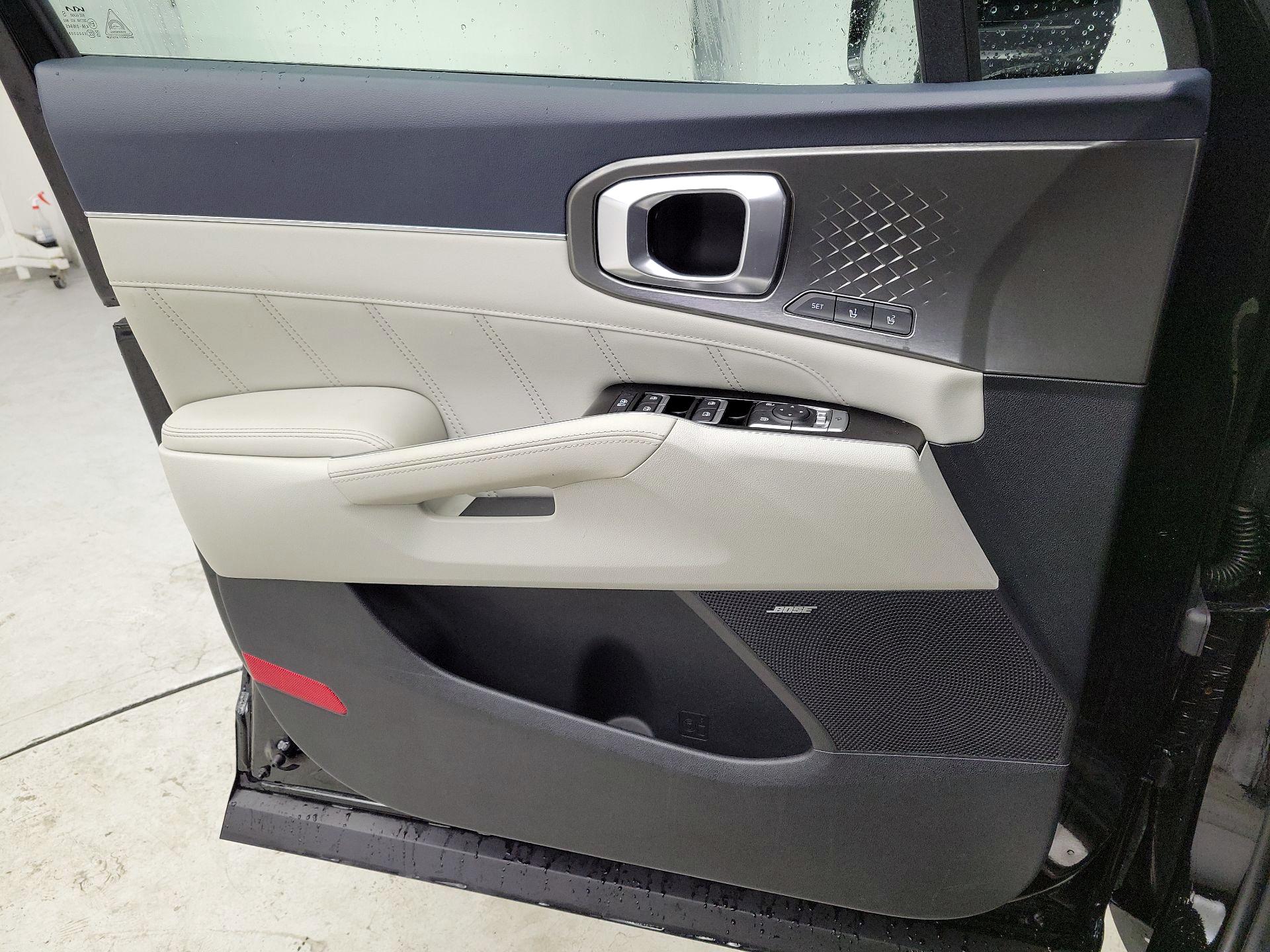 Thumbnail: 2022 Kia Sorento - 12