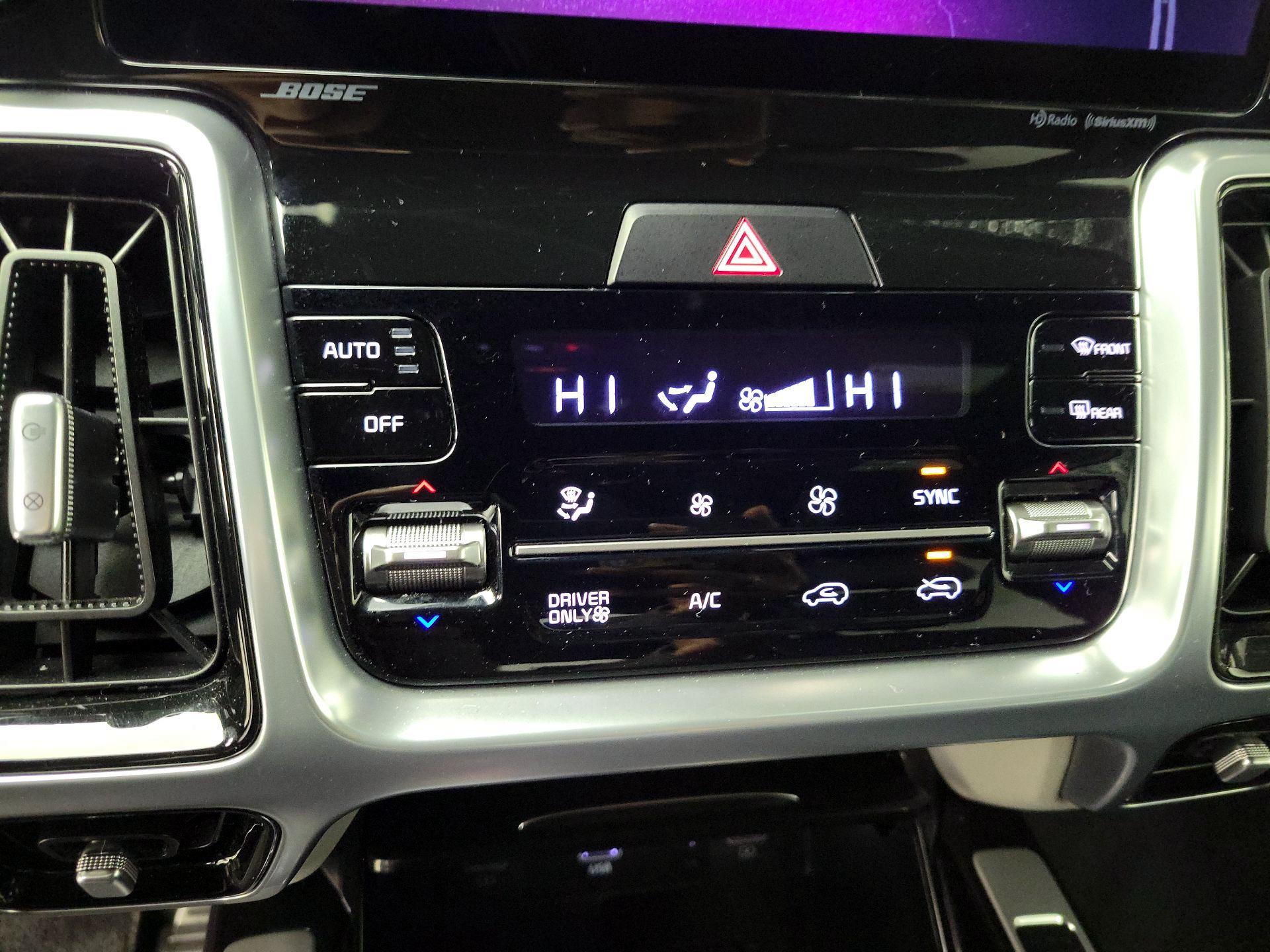 Thumbnail: 2022 Kia Sorento - 17