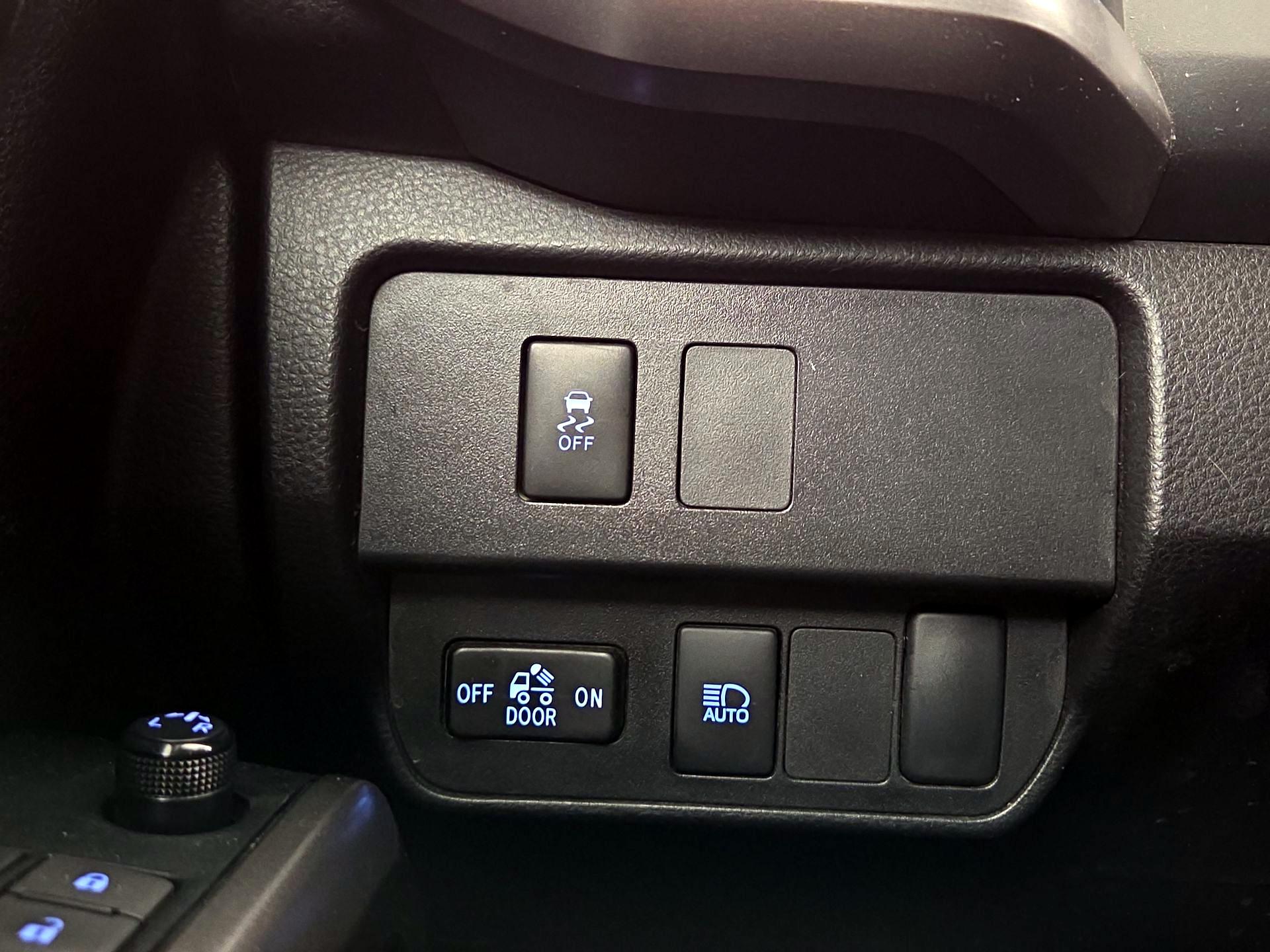 Thumbnail: 2023 Toyota Tacoma - 13