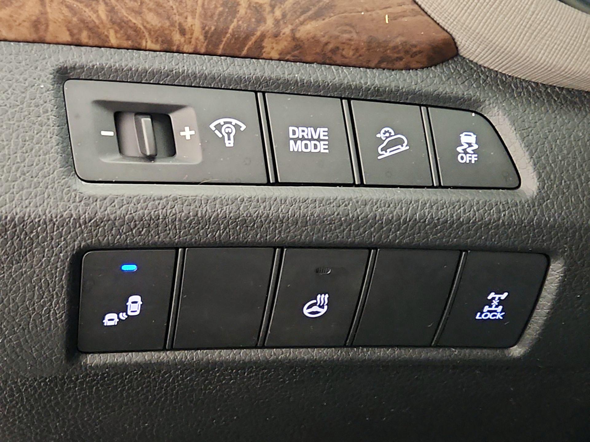 Thumbnail: 2018 Hyundai Santa Fe - 13