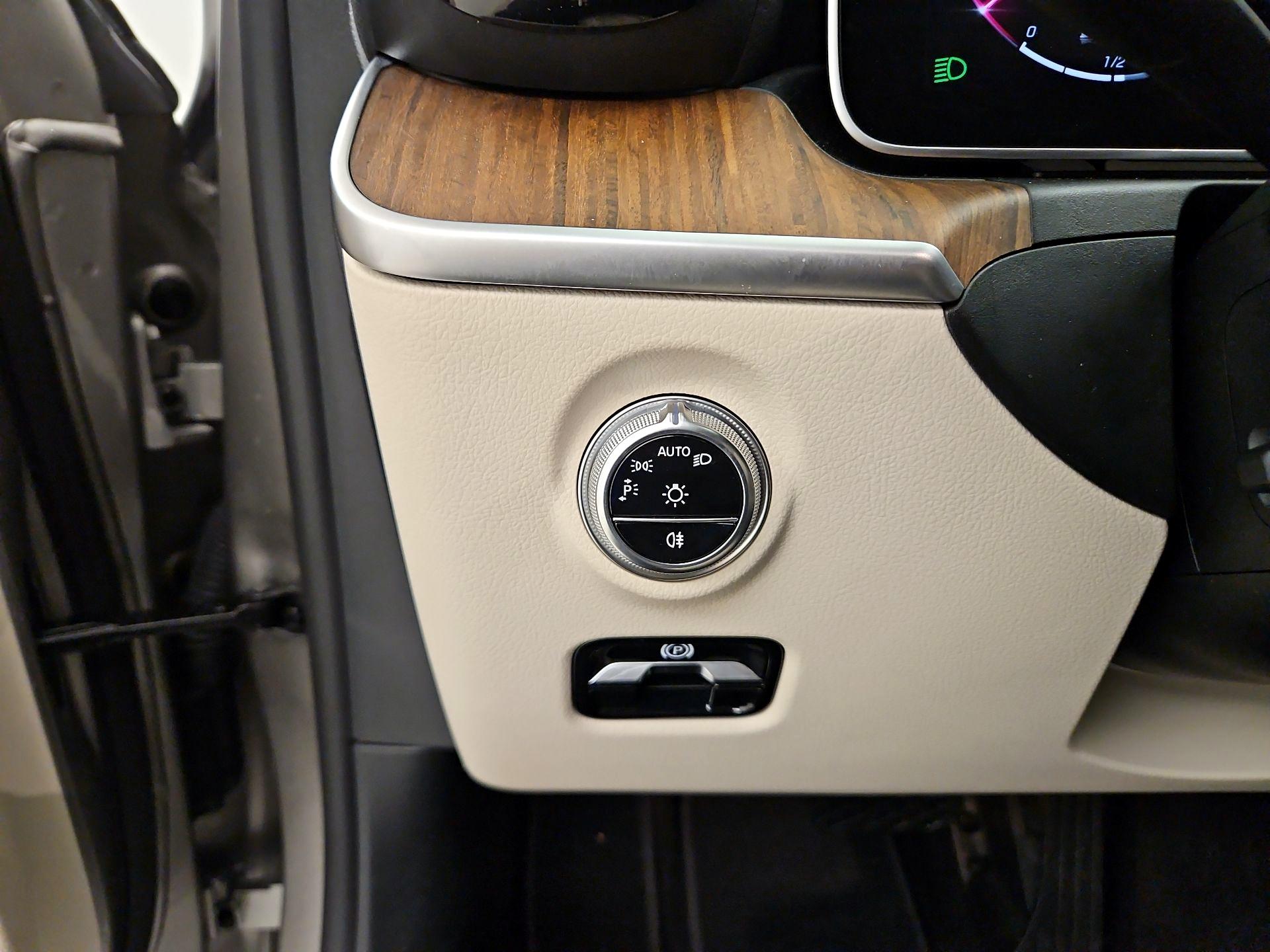 Thumbnail: 2024 Mercedes-Benz C-Class - 13