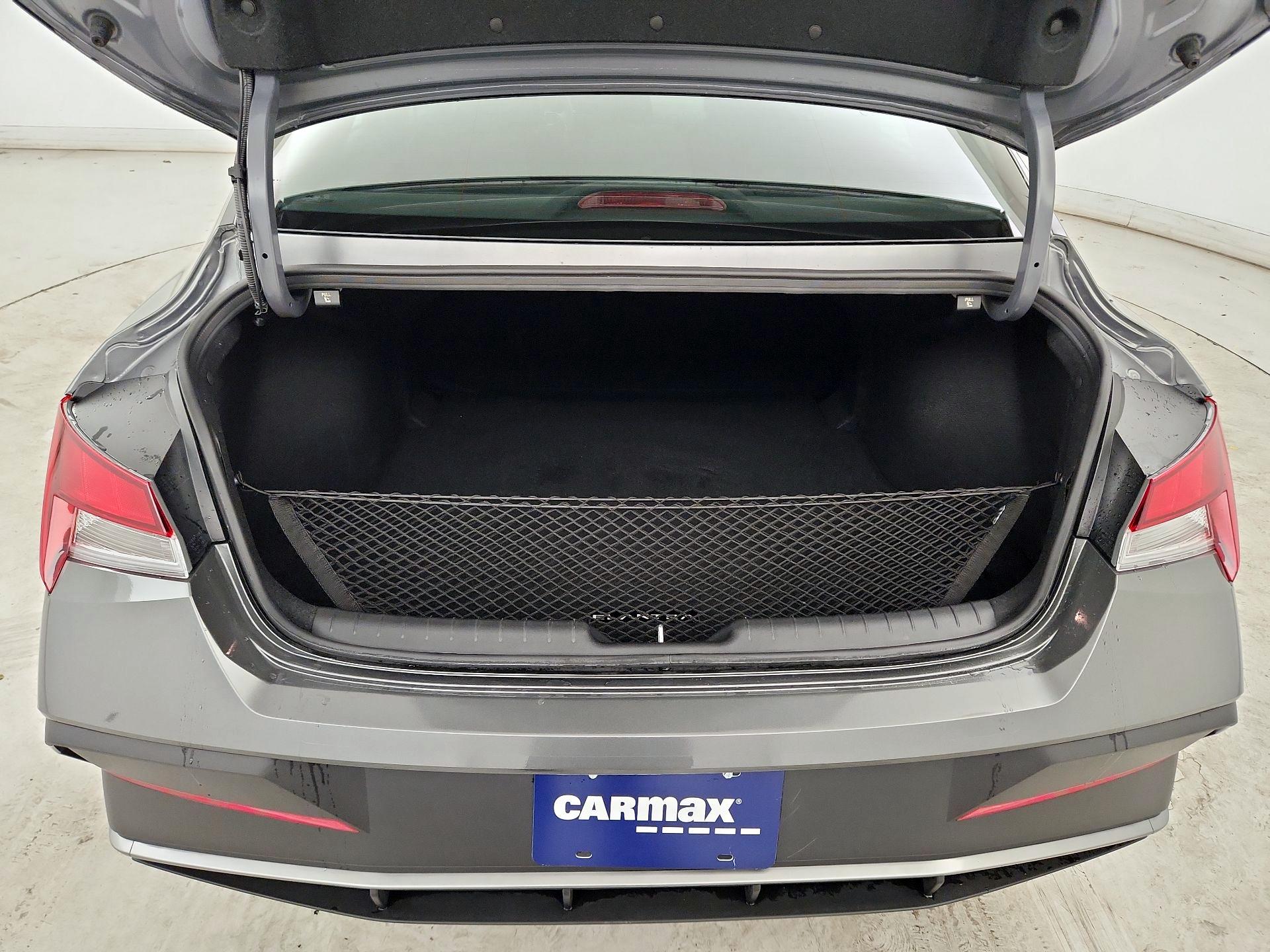 Thumbnail: 2025 Hyundai Elantra - 20