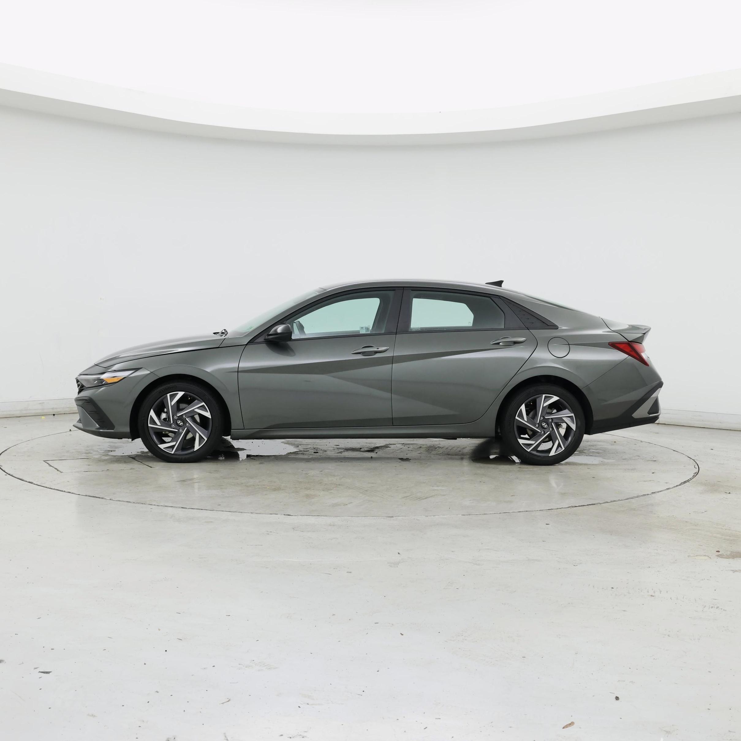 Thumbnail: 2025 Hyundai Elantra - 3