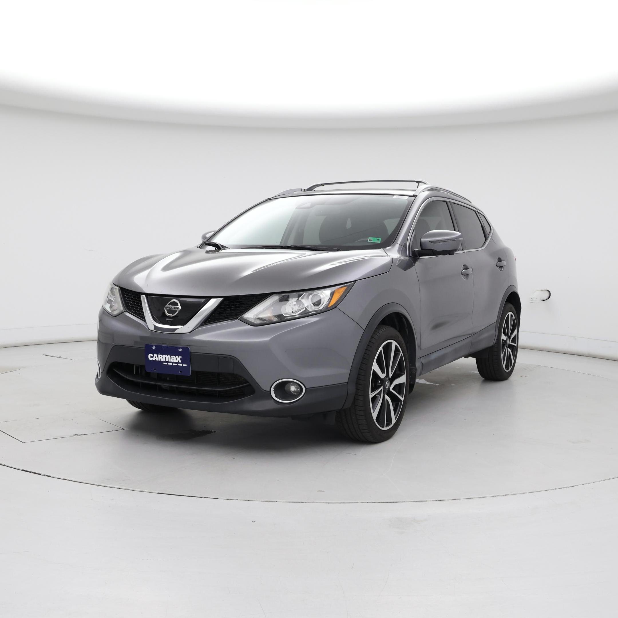 Thumbnail: 2017 Nissan Rogue Sport - 4