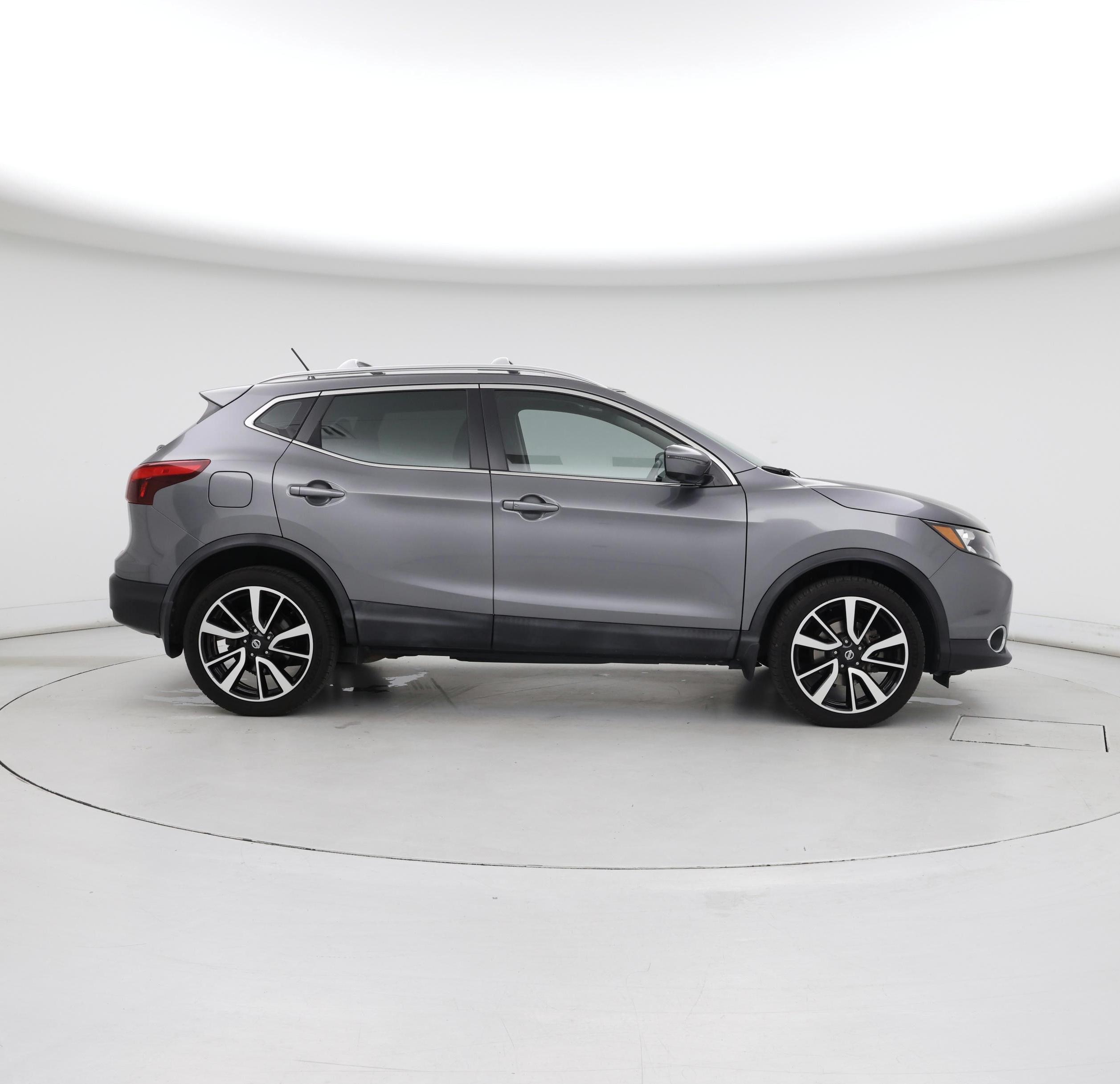 Thumbnail: 2017 Nissan Rogue Sport - 7