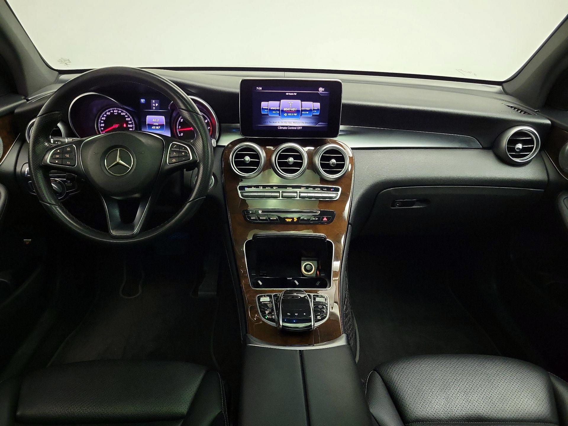 Thumbnail: 2017 Mercedes-Benz GLC - 9