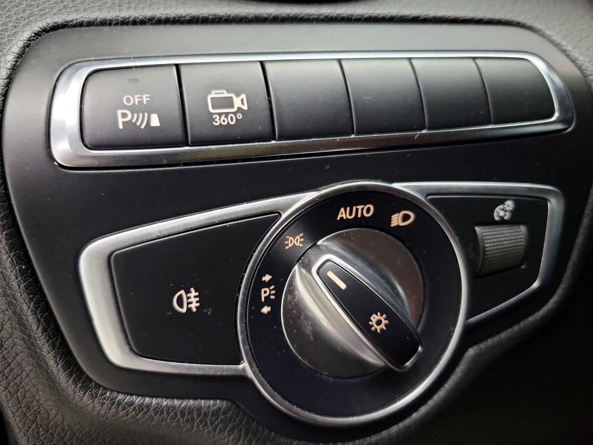 Thumbnail: 2017 Mercedes-Benz GLC - 13