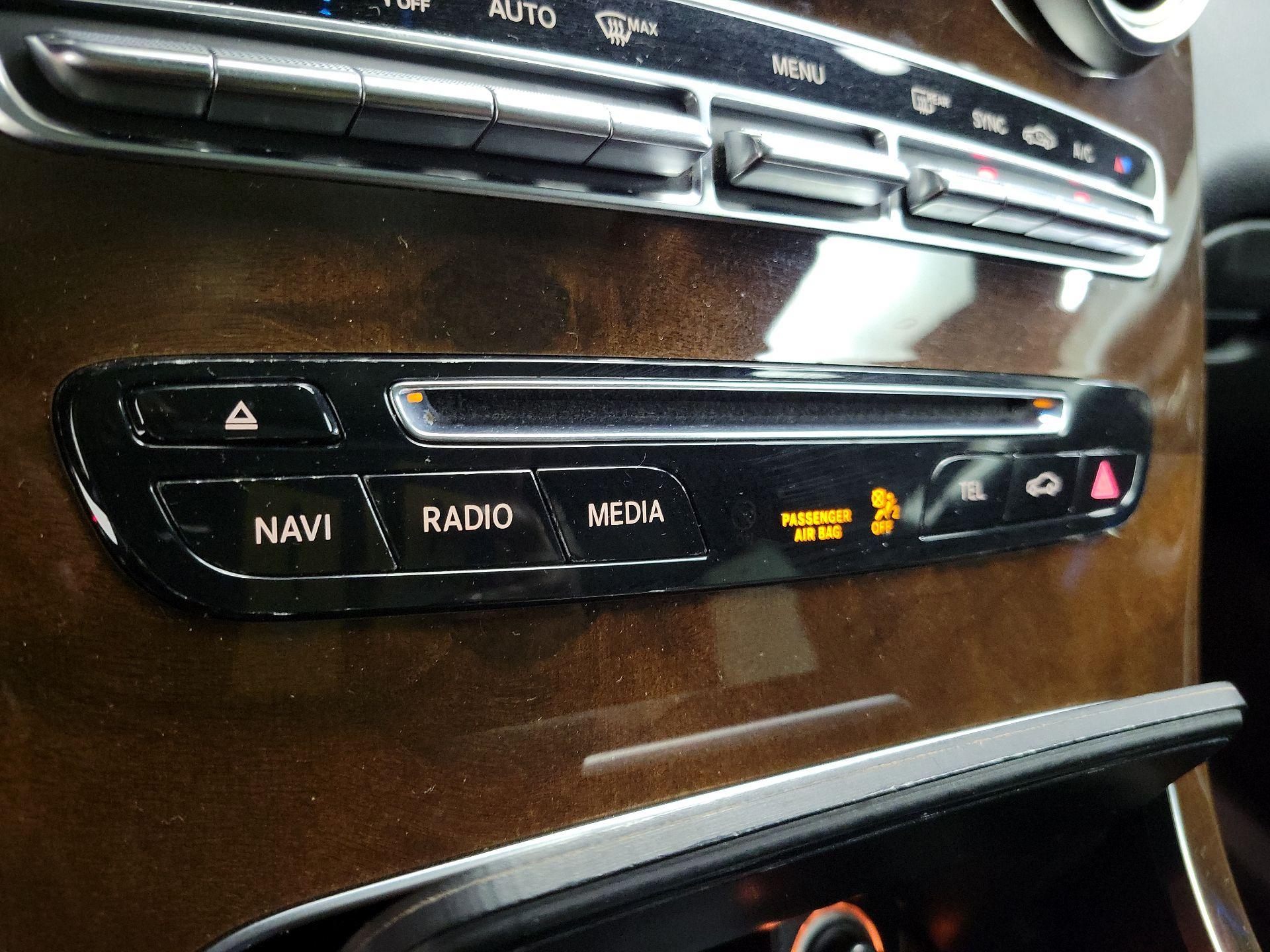 Thumbnail: 2017 Mercedes-Benz GLC - 17