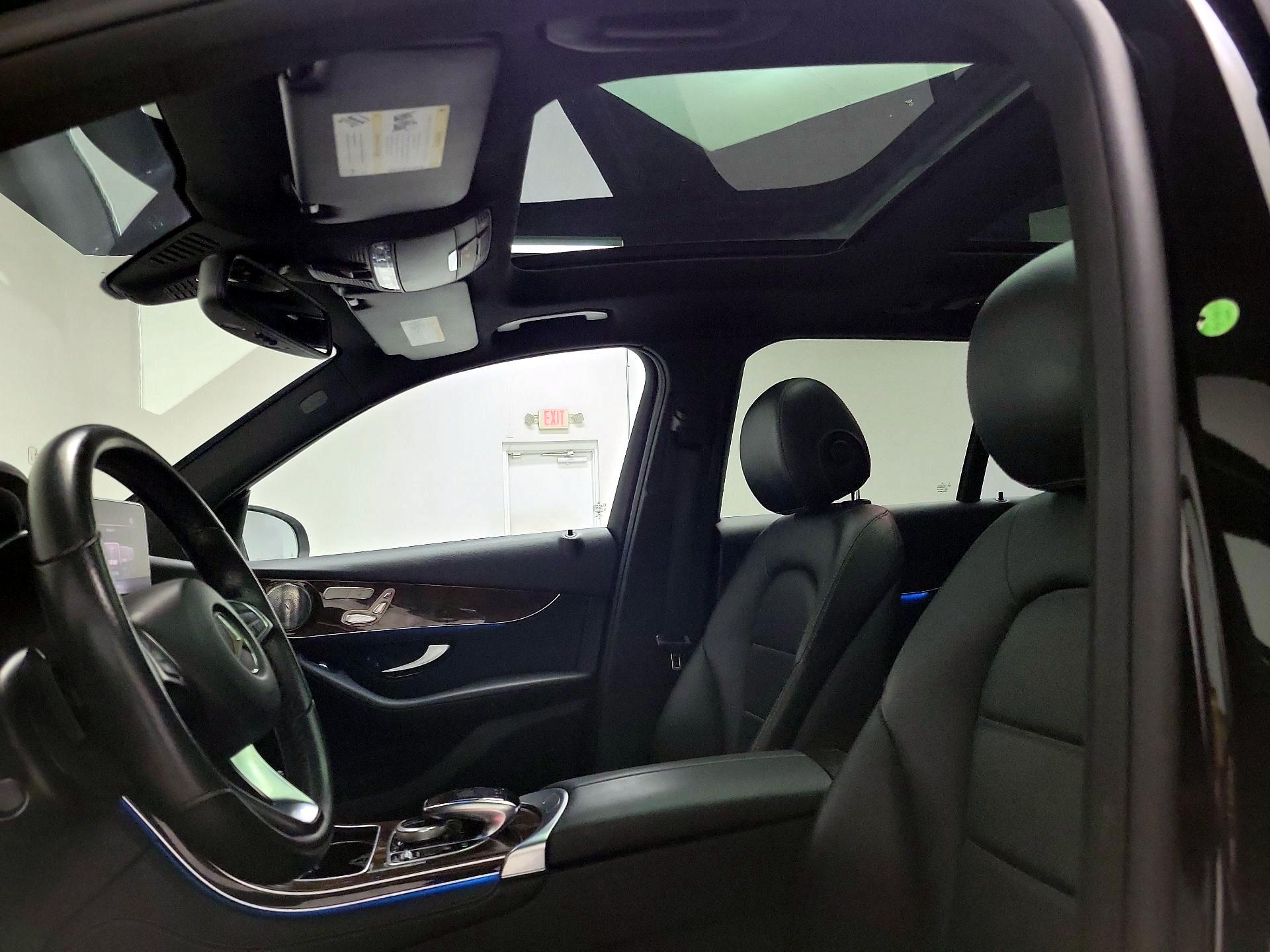 Thumbnail: 2017 Mercedes-Benz GLC - 20