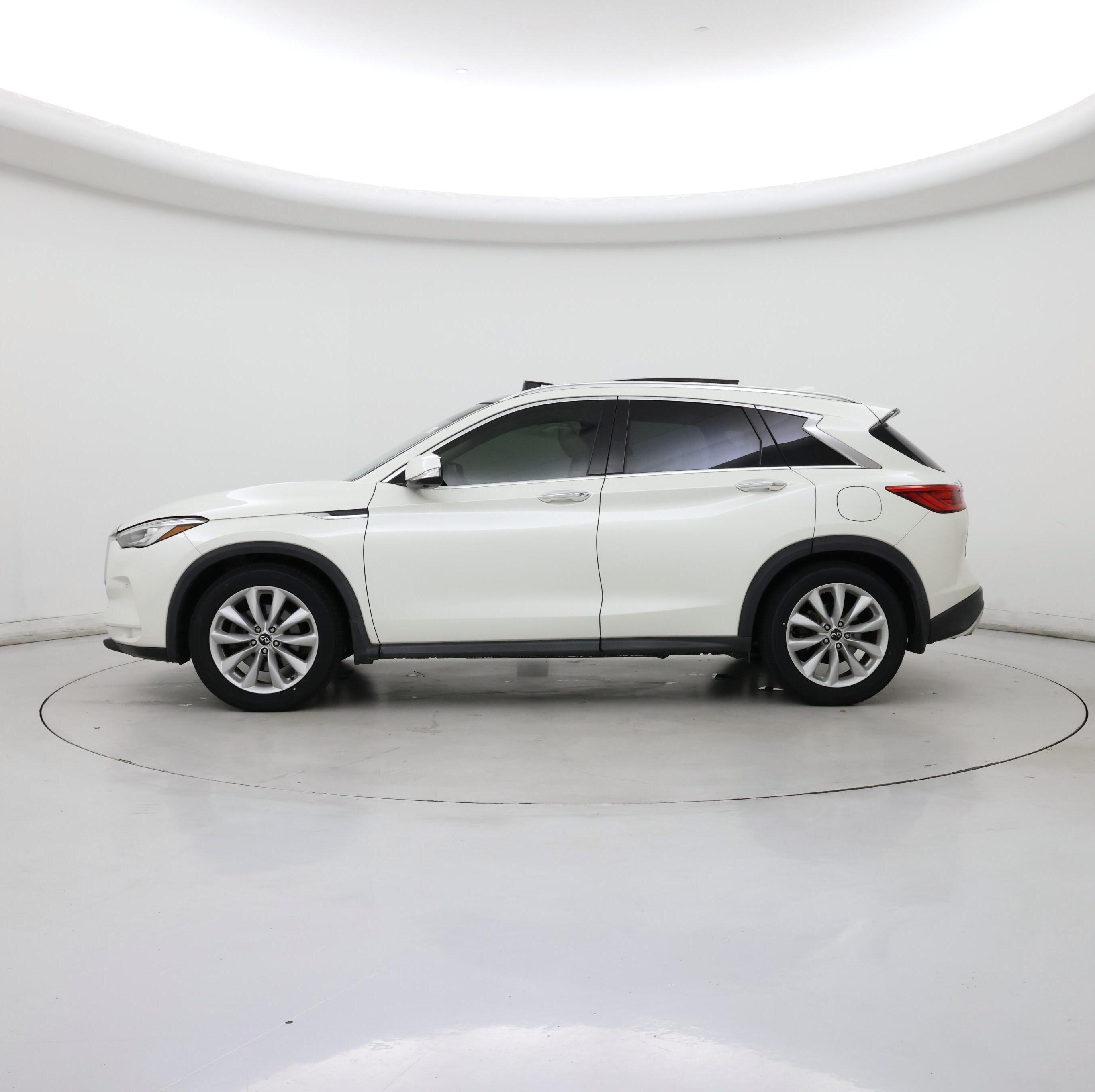 Thumbnail: 2019 INFINITI QX50 - 3