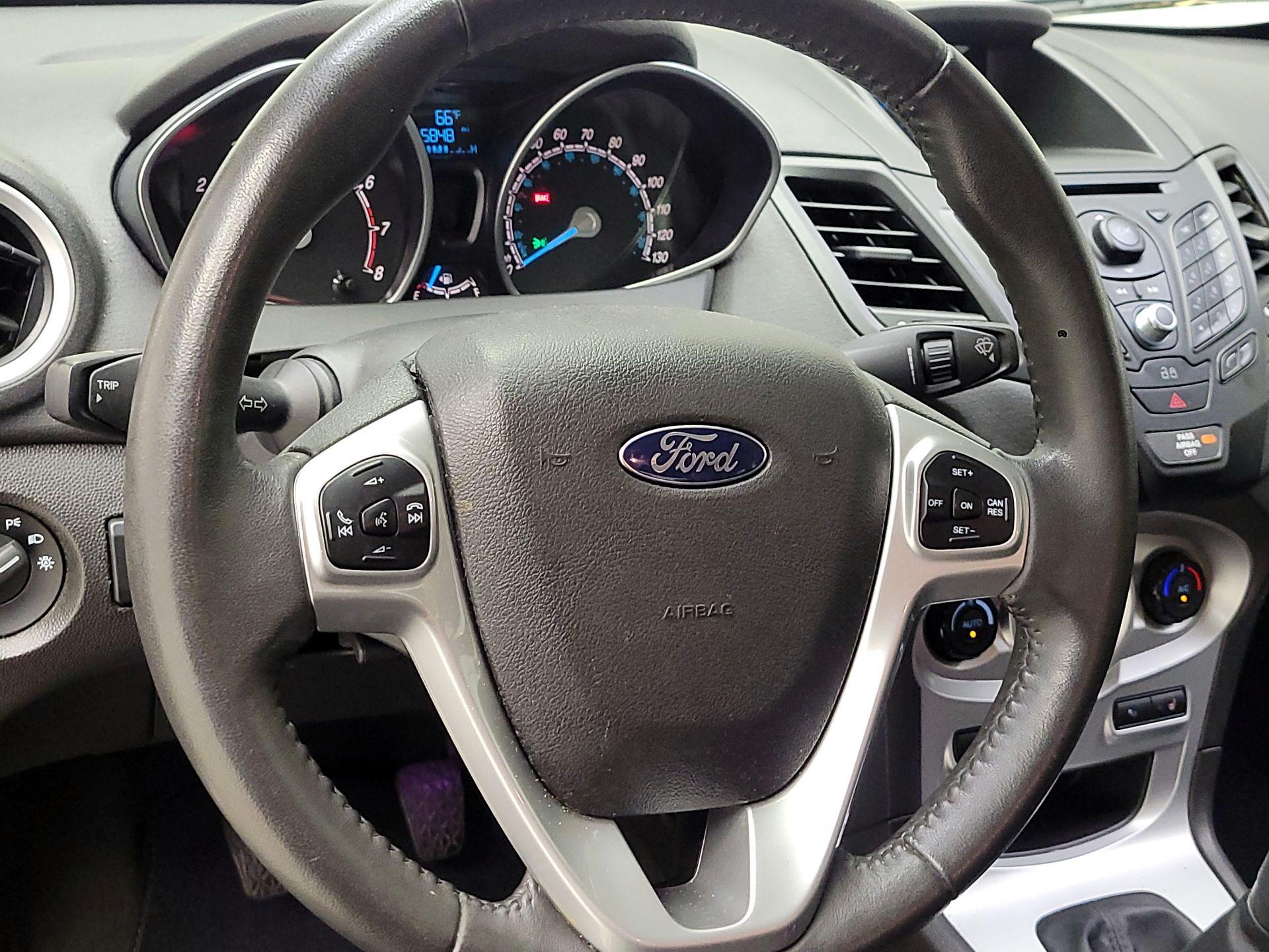 Thumbnail: 2015 Ford Fiesta - 10