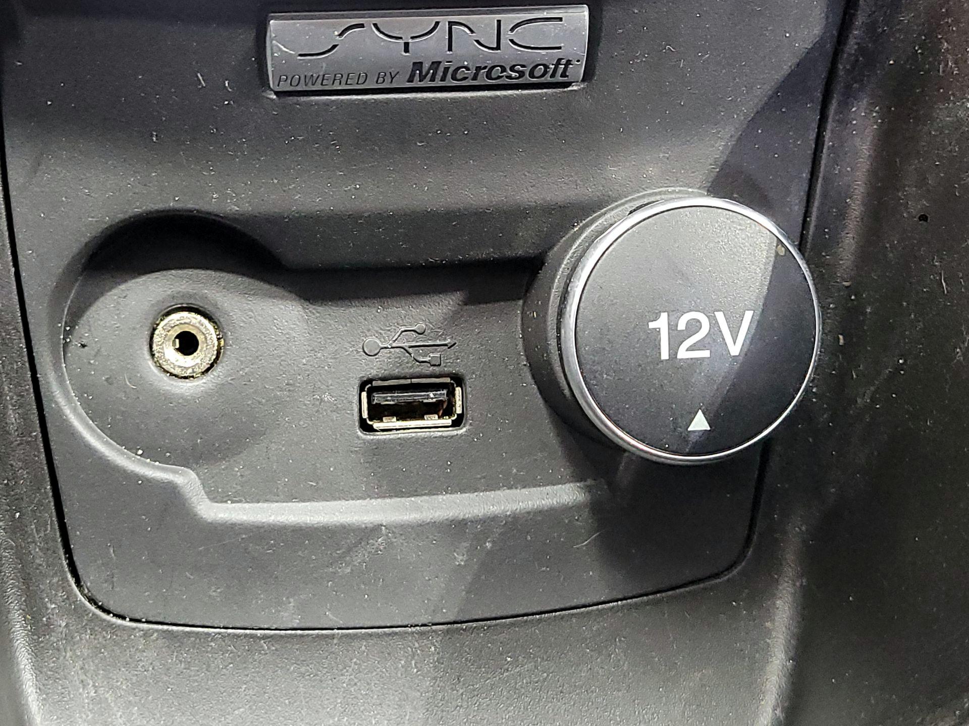 Thumbnail: 2015 Ford Fiesta - 17