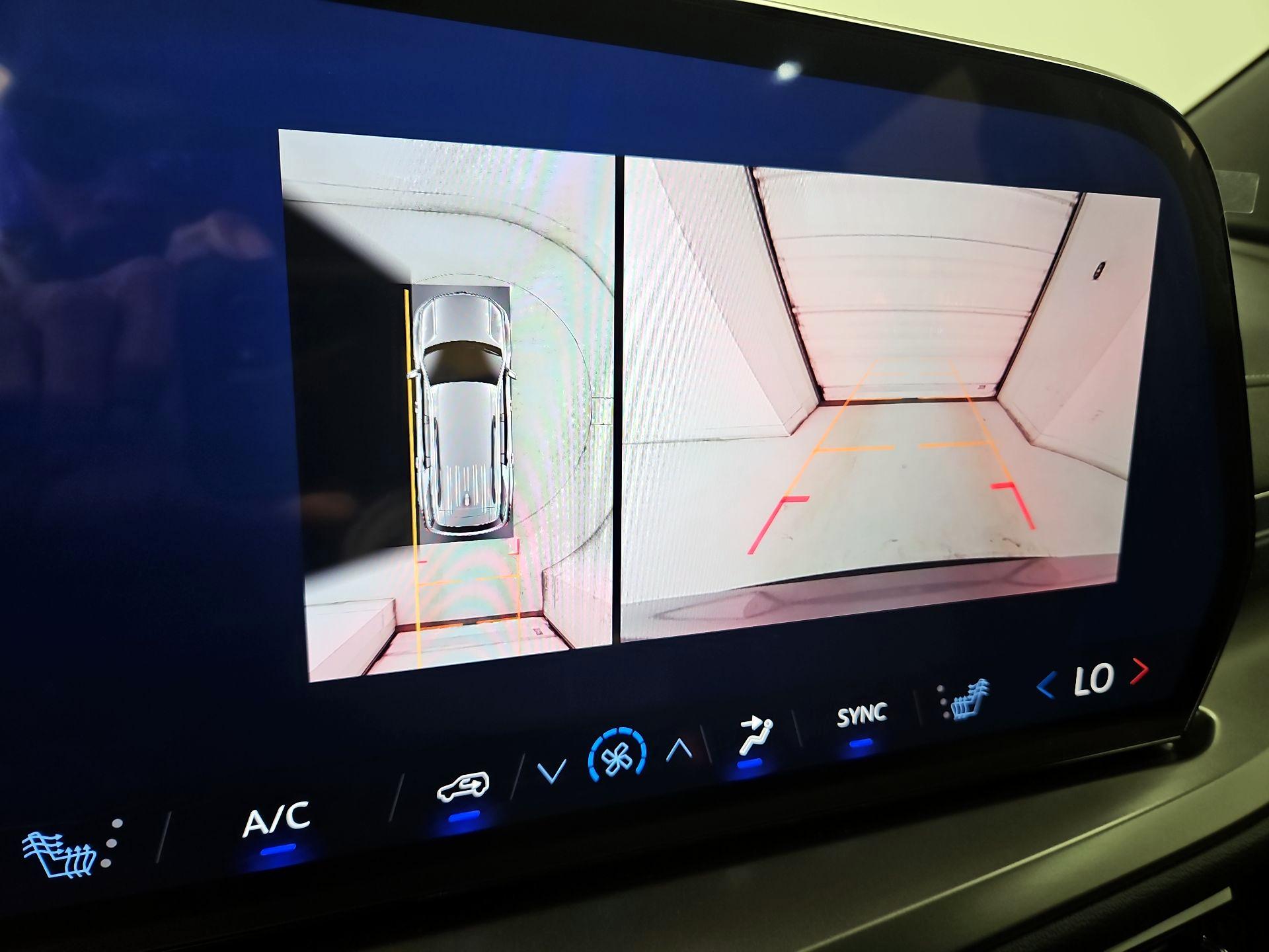 Thumbnail: 2025 Chevrolet Traverse - 14