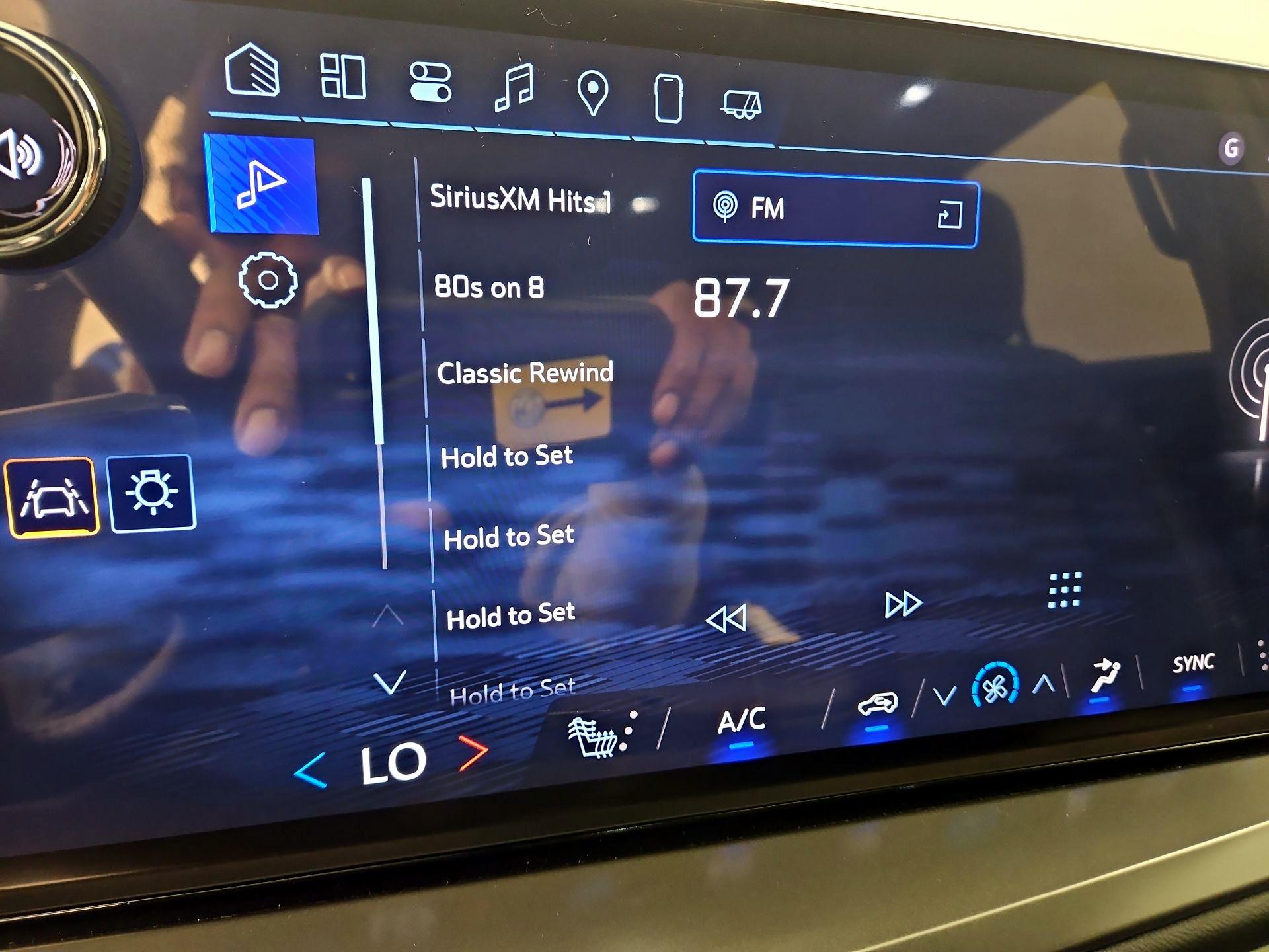 Thumbnail: 2025 Chevrolet Traverse - 15