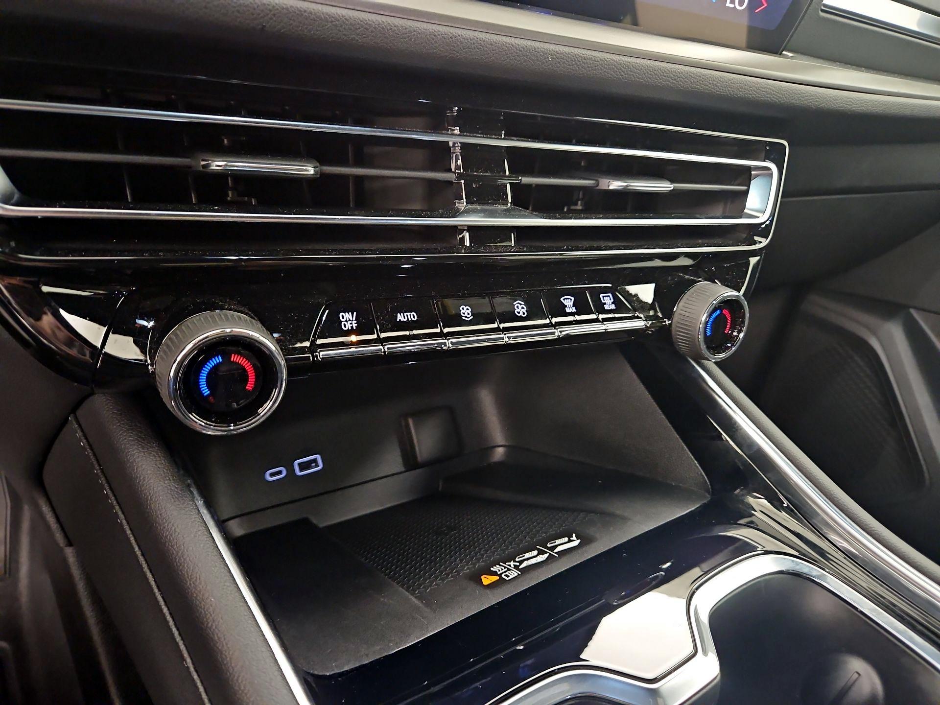 Thumbnail: 2025 Chevrolet Traverse - 16