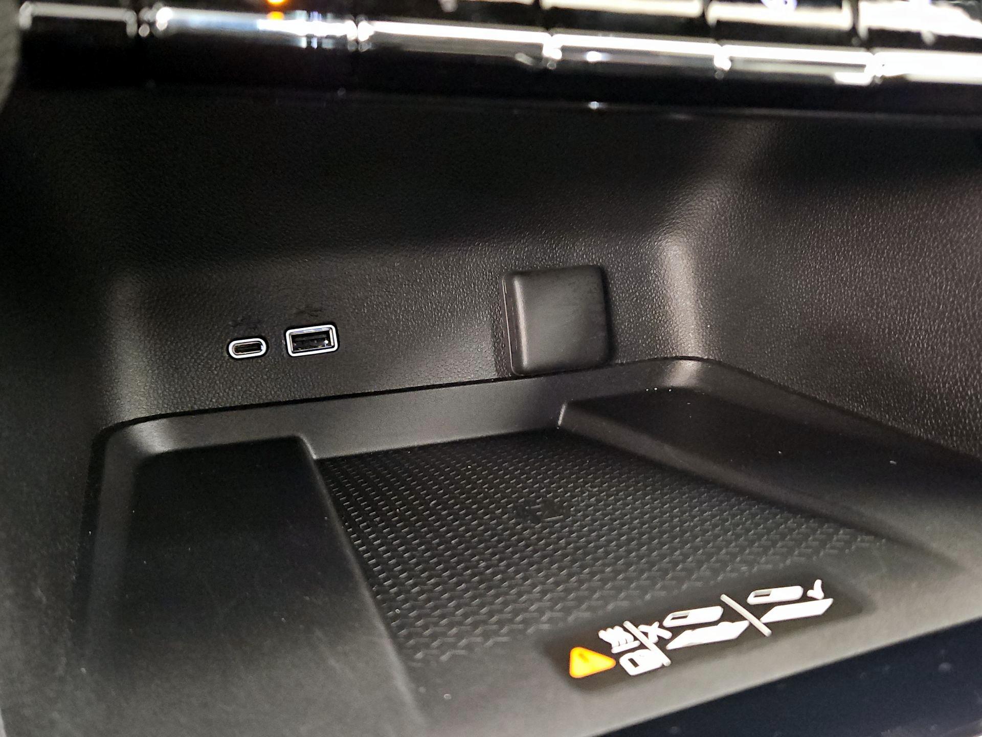 Thumbnail: 2025 Chevrolet Traverse - 18