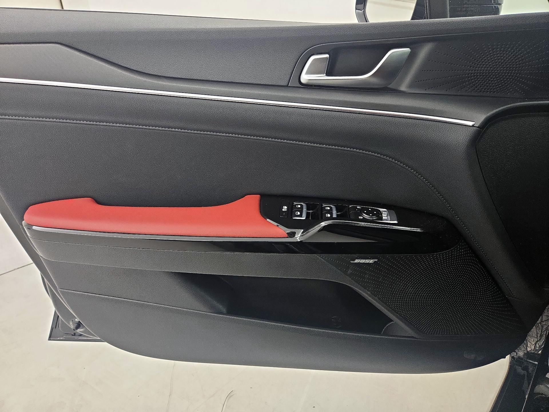 Thumbnail: 2025 Kia K5 - 12