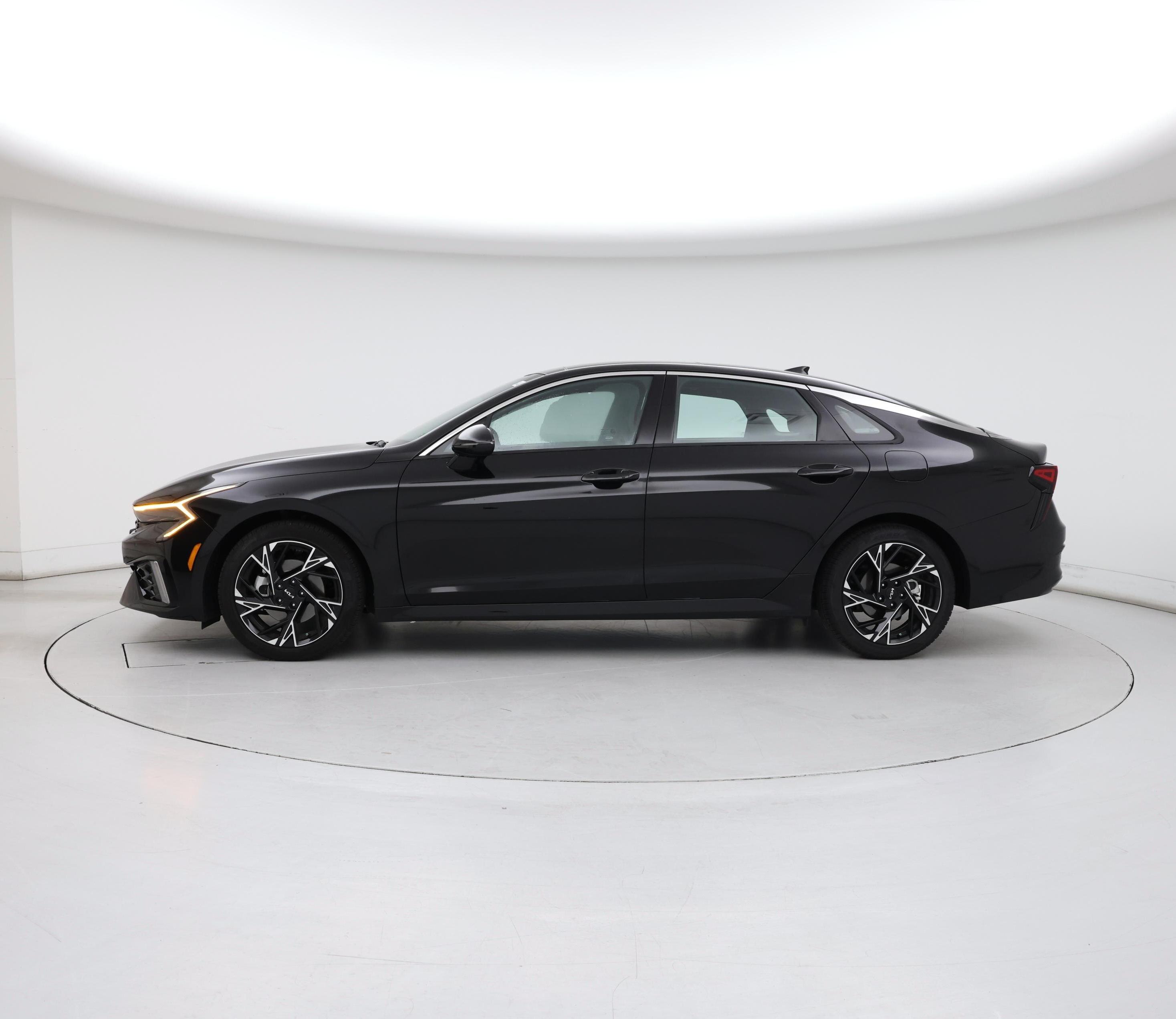 Thumbnail: 2025 Kia K5 - 3