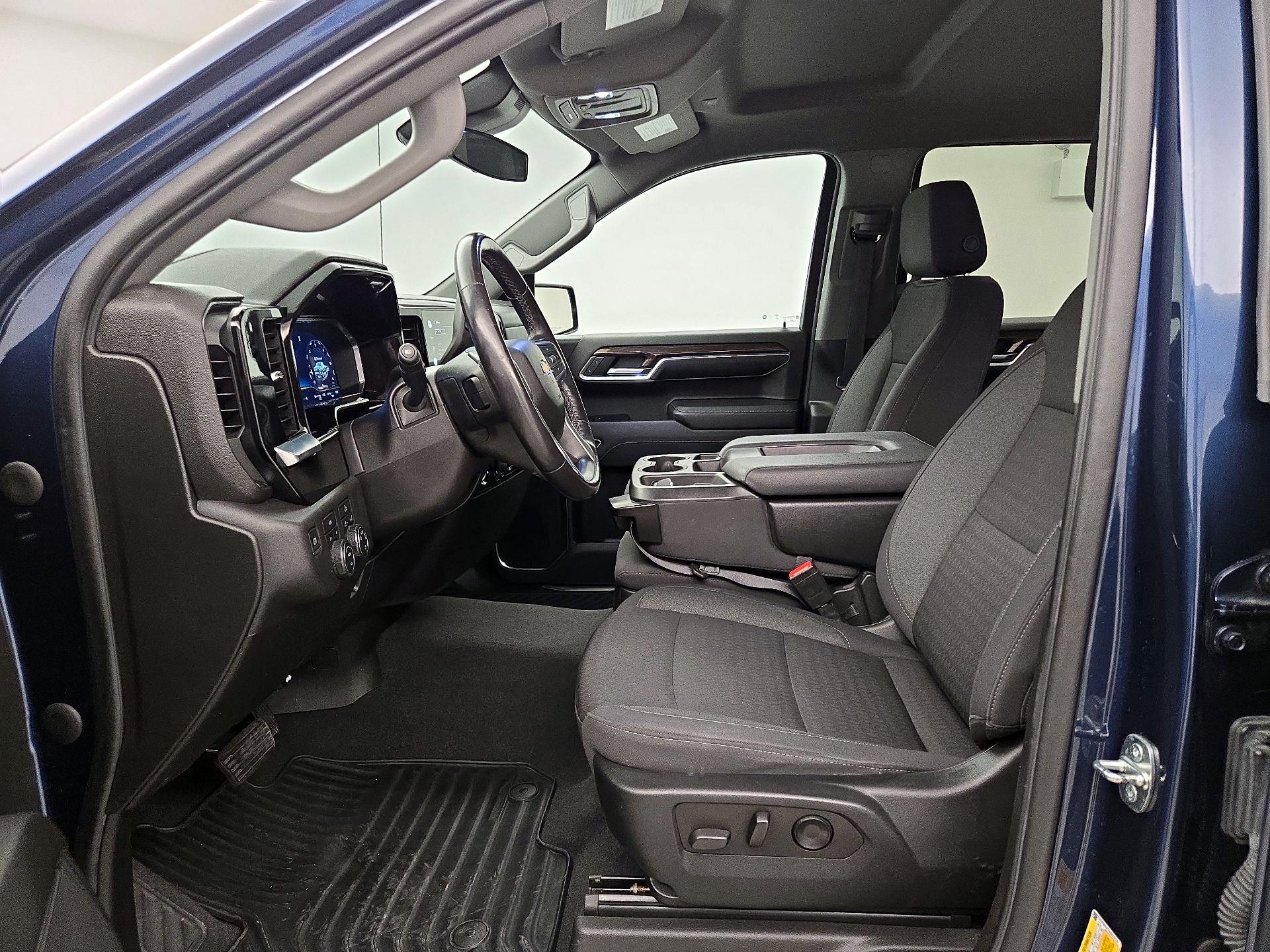 Thumbnail: 2022 Chevrolet Silverado 1500 - 11