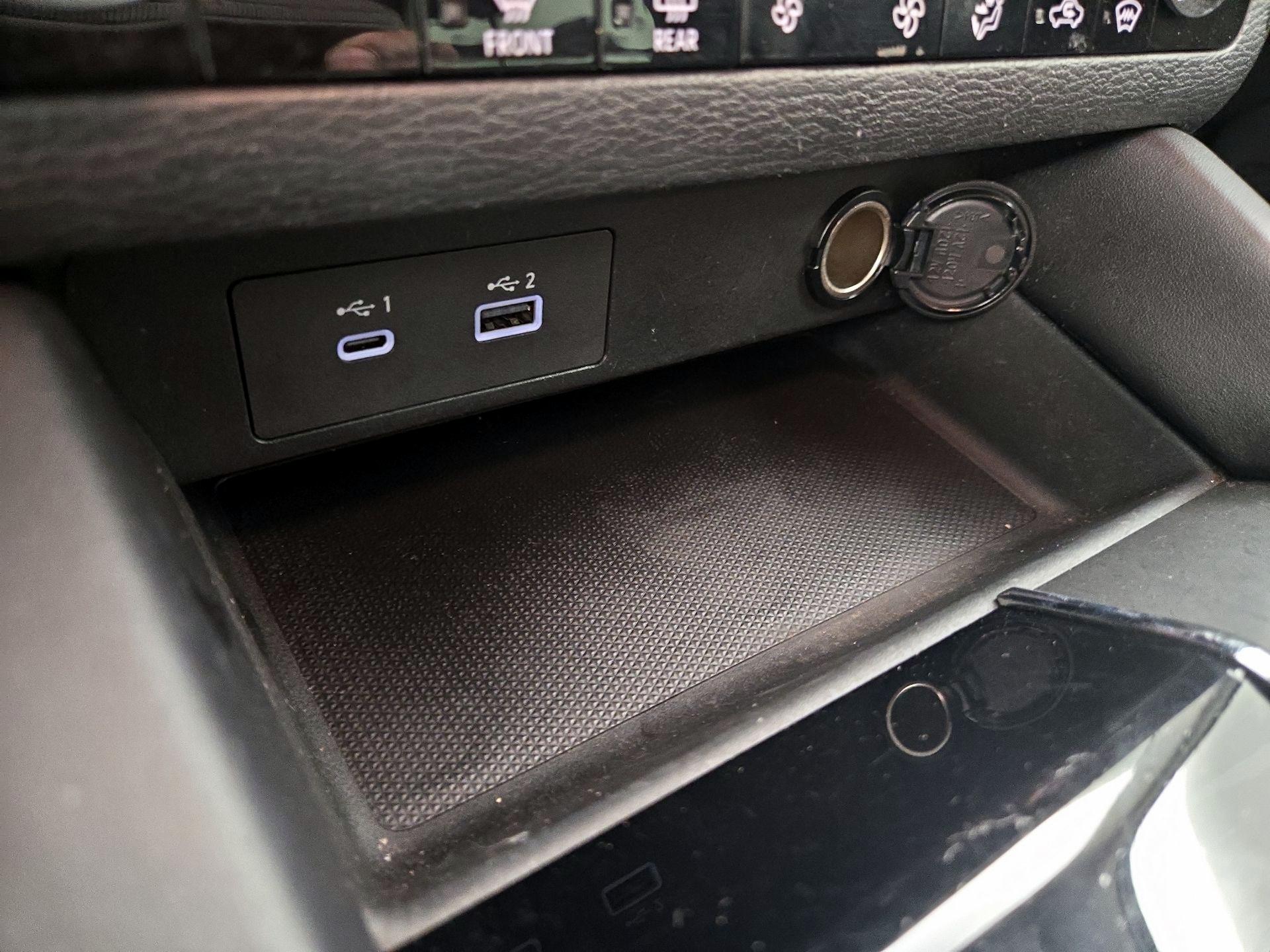 Thumbnail: 2022 Mitsubishi Outlander - 18