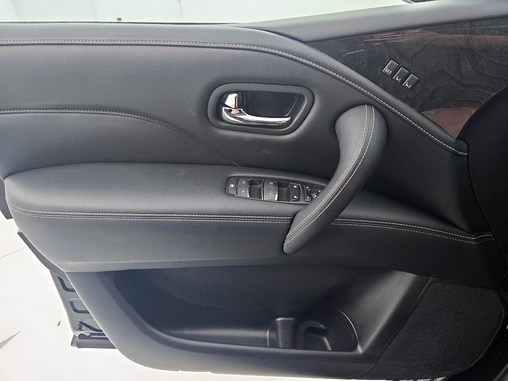 Thumbnail: 2022 INFINITI QX80 - 12