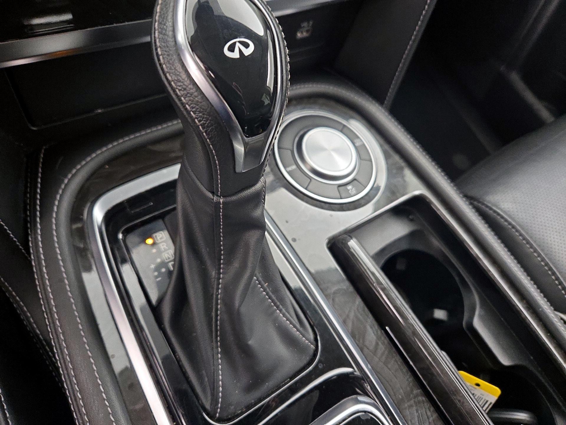 Thumbnail: 2022 INFINITI QX80 - 18