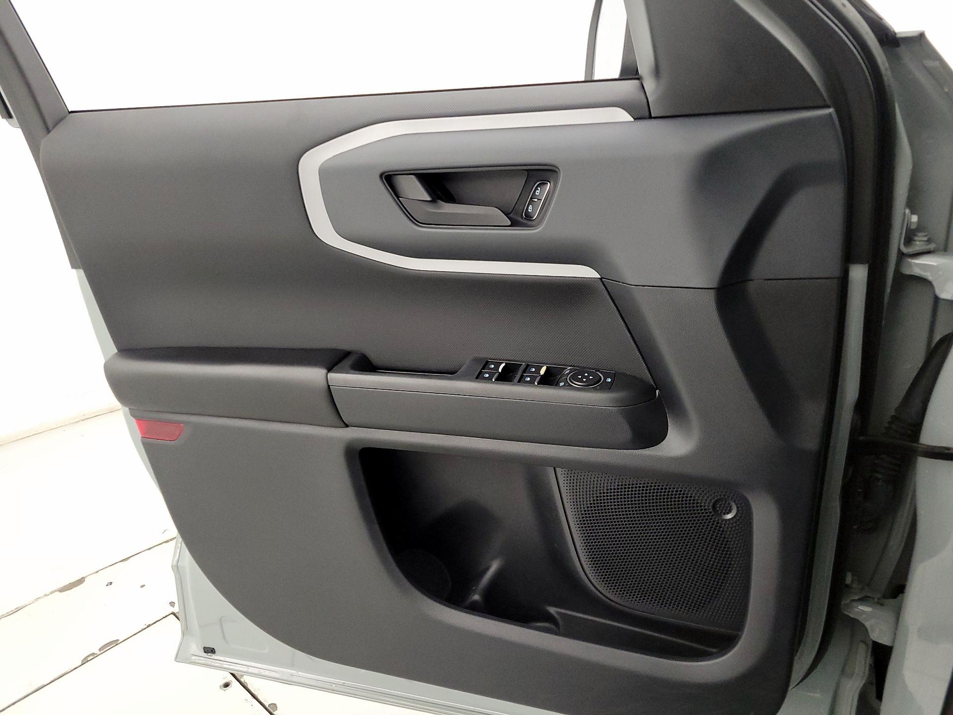 Thumbnail: 2021 Ford Bronco Sport - 12