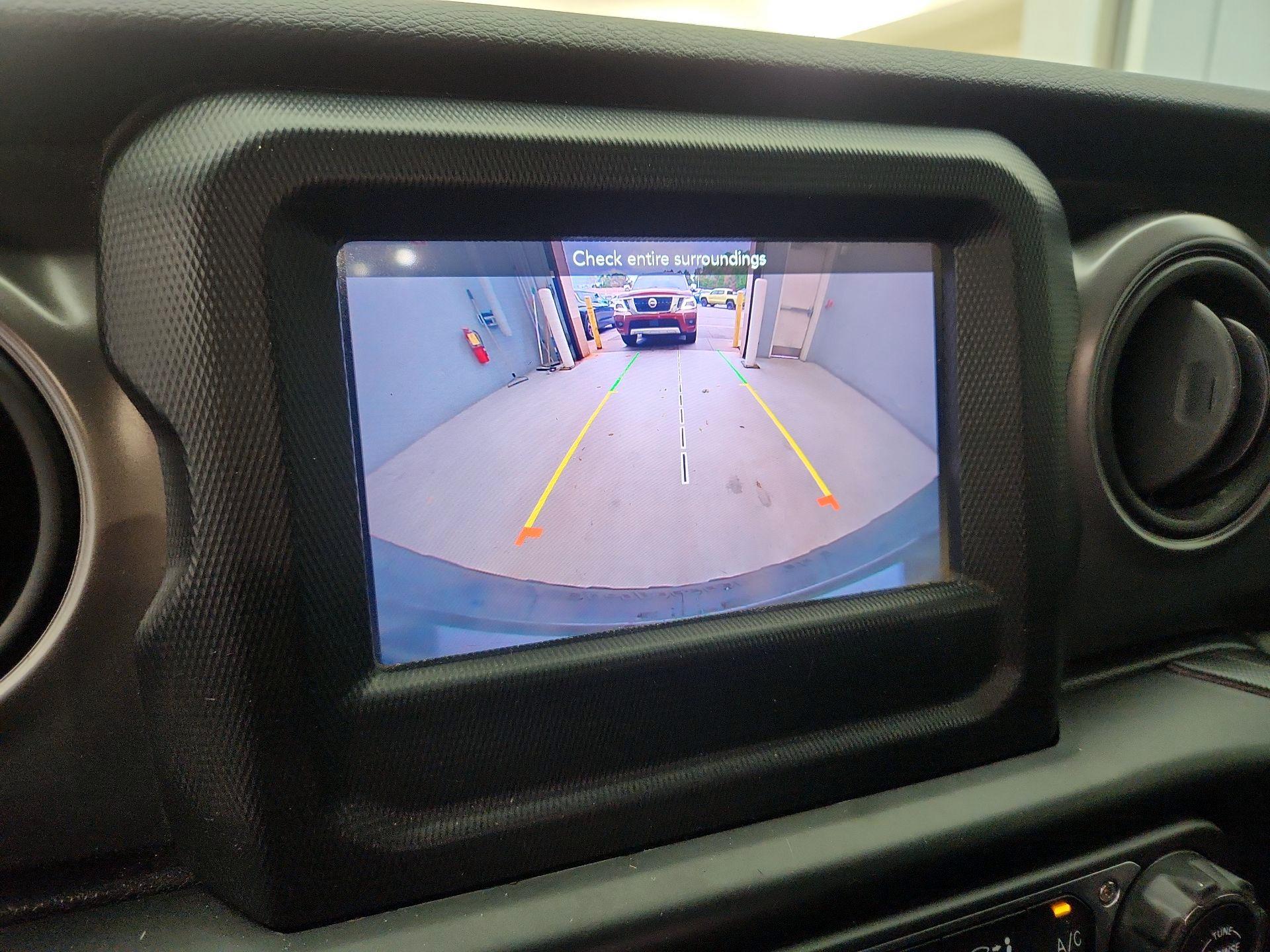 Thumbnail: 2021 Jeep Wrangler - 14