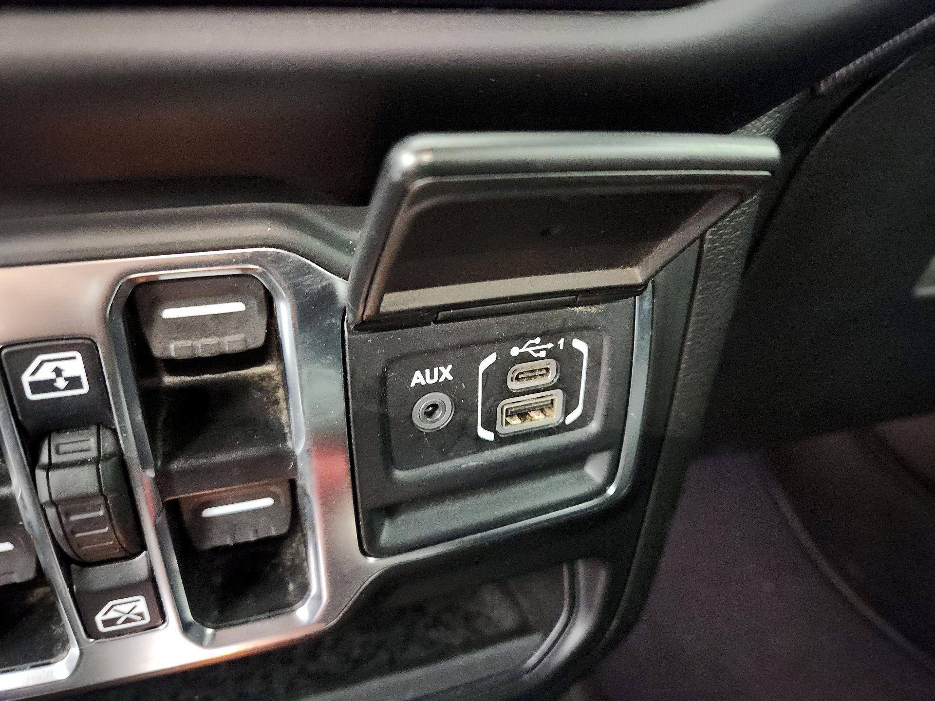 Thumbnail: 2021 Jeep Wrangler - 18