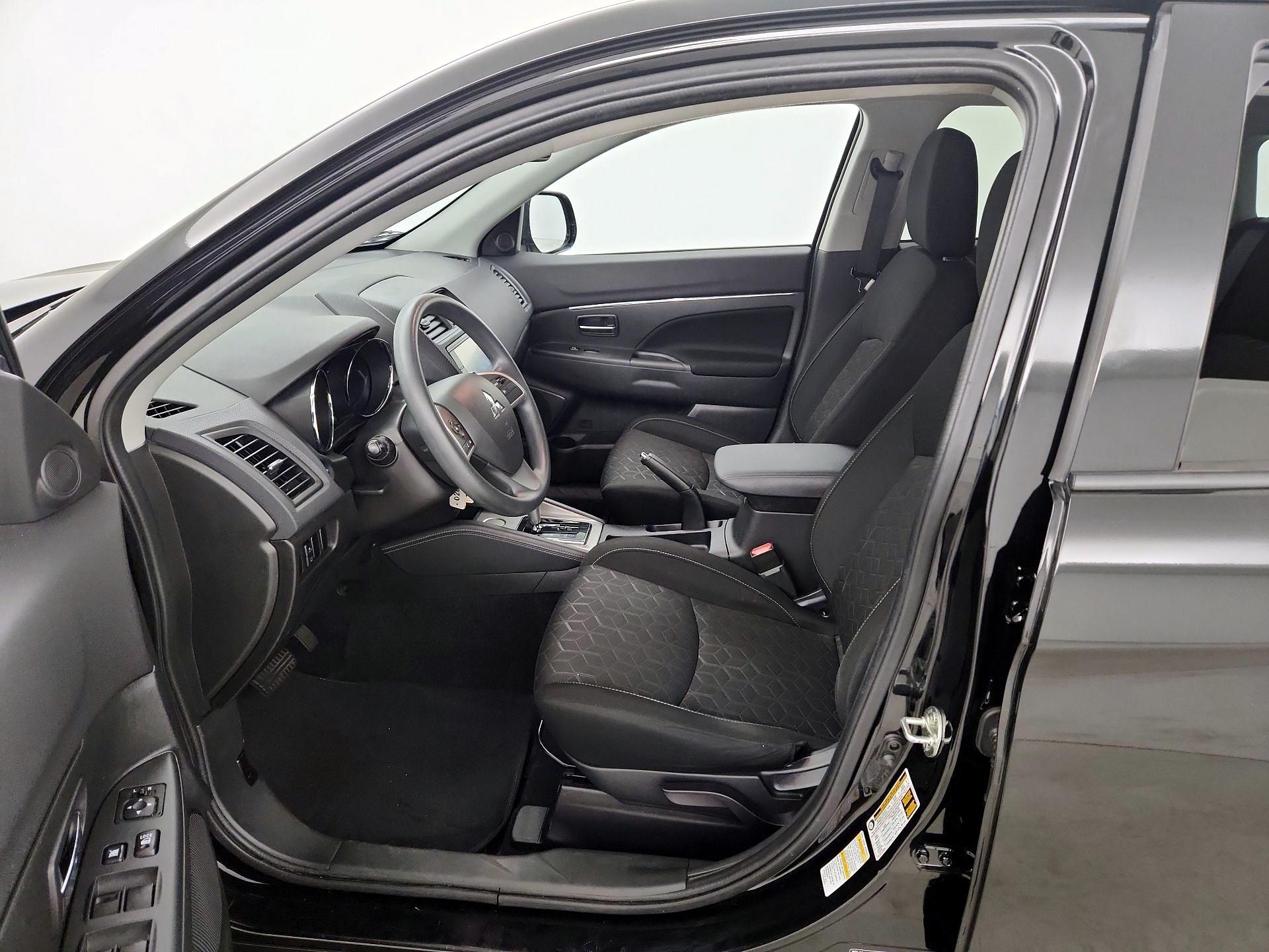 Thumbnail: 2022 Mitsubishi Outlander Sport - 11