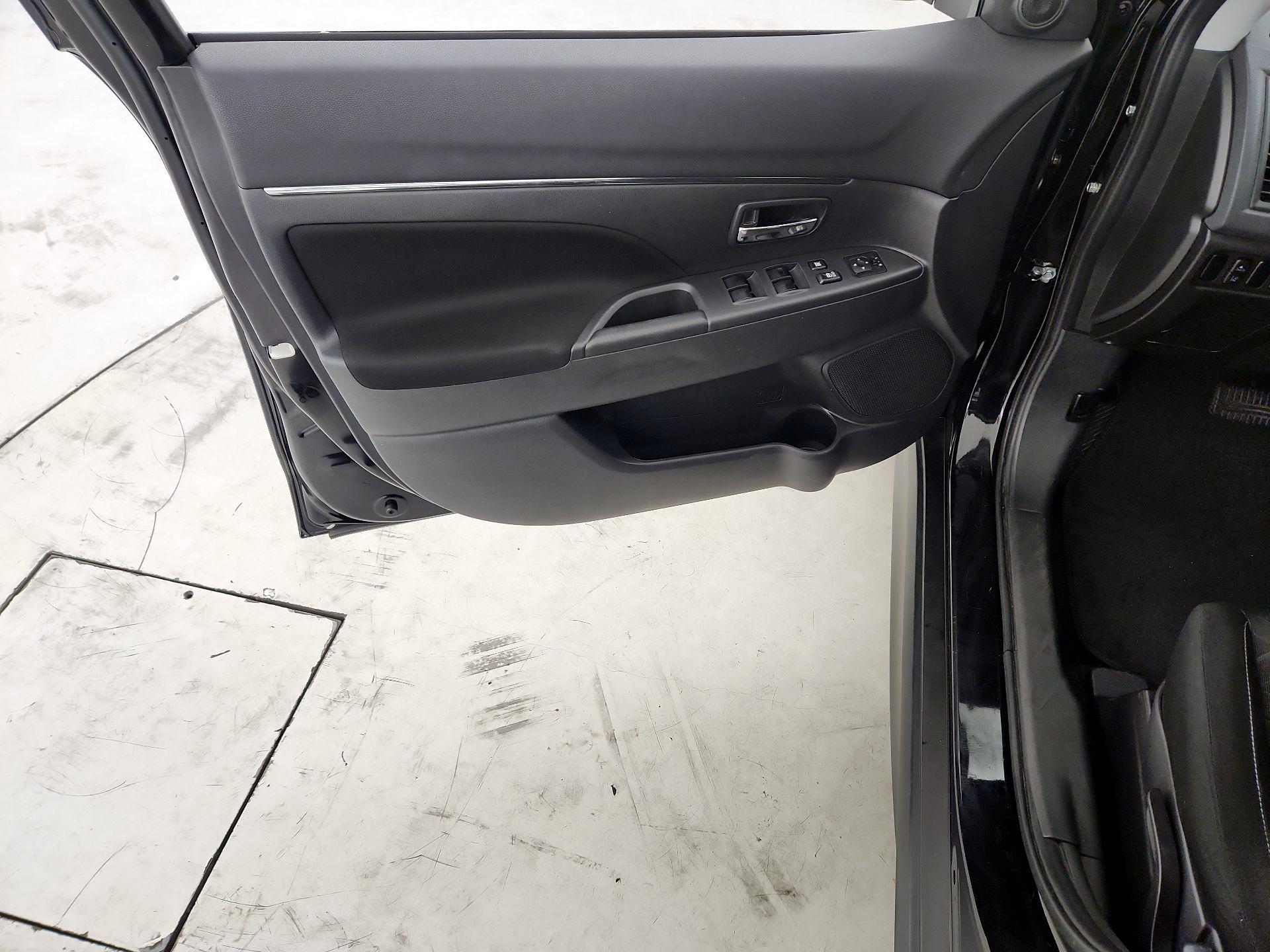 Thumbnail: 2022 Mitsubishi Outlander Sport - 12