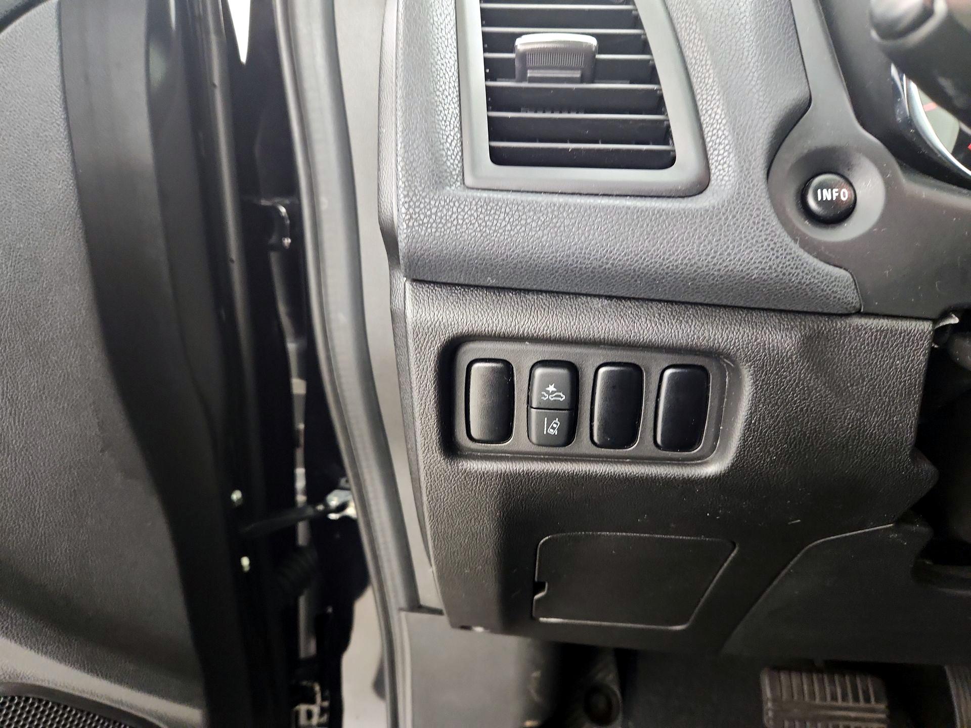 Thumbnail: 2022 Mitsubishi Outlander Sport - 13