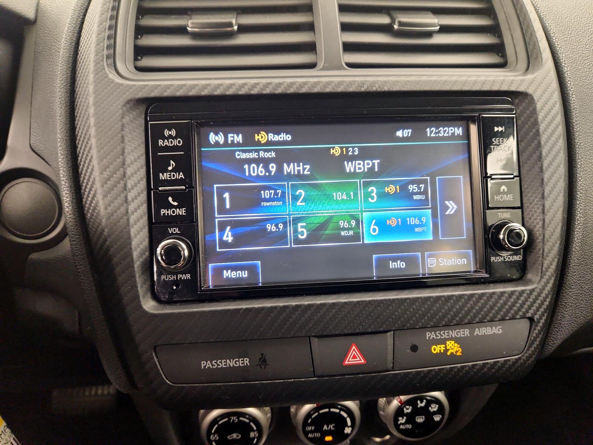 Thumbnail: 2022 Mitsubishi Outlander Sport - 15