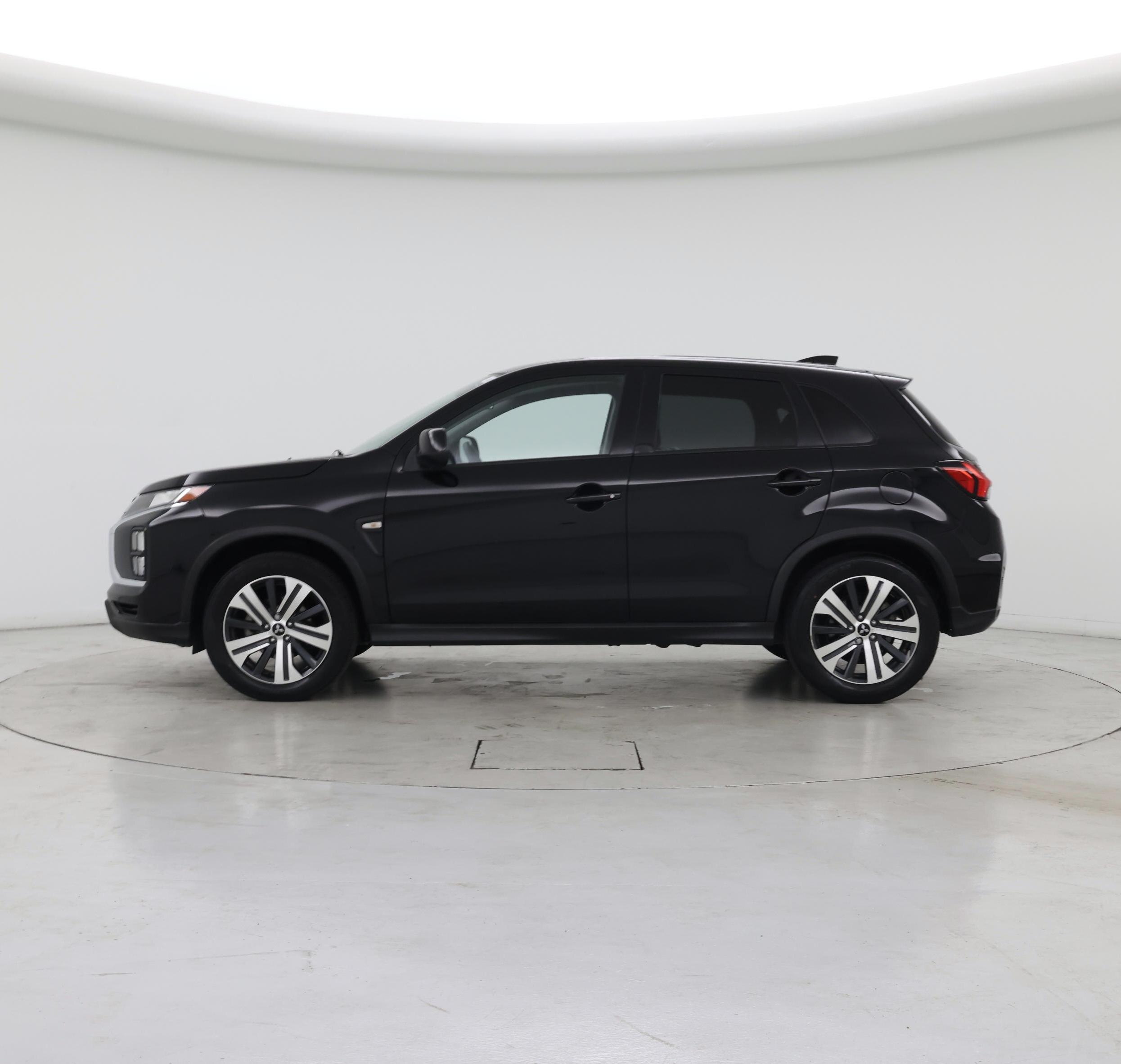 Thumbnail: 2022 Mitsubishi Outlander Sport - 3