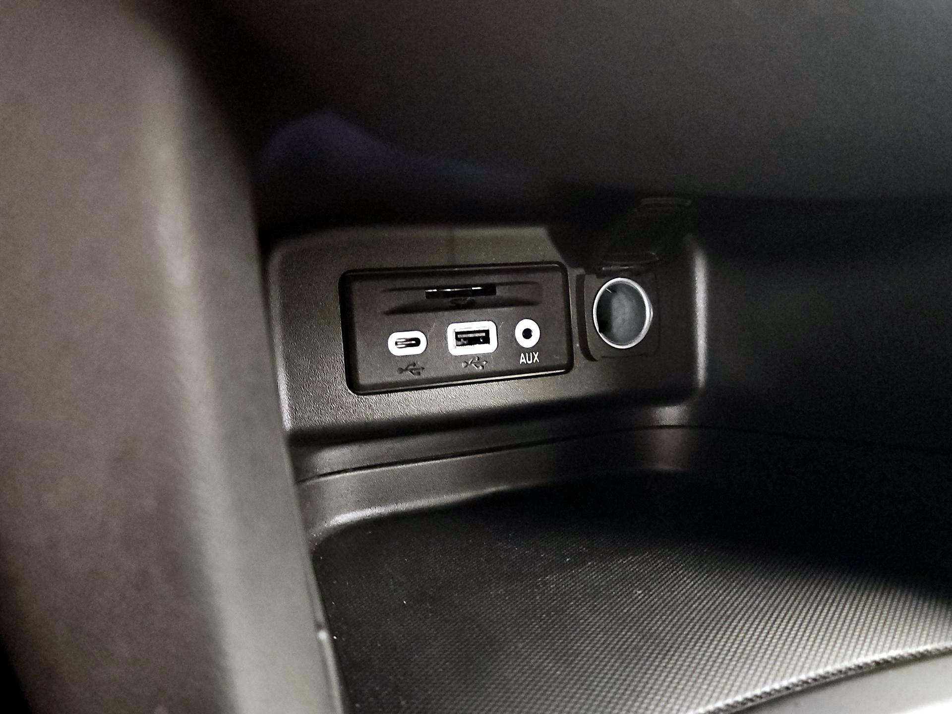 Thumbnail: 2023 Chevrolet Equinox - 18